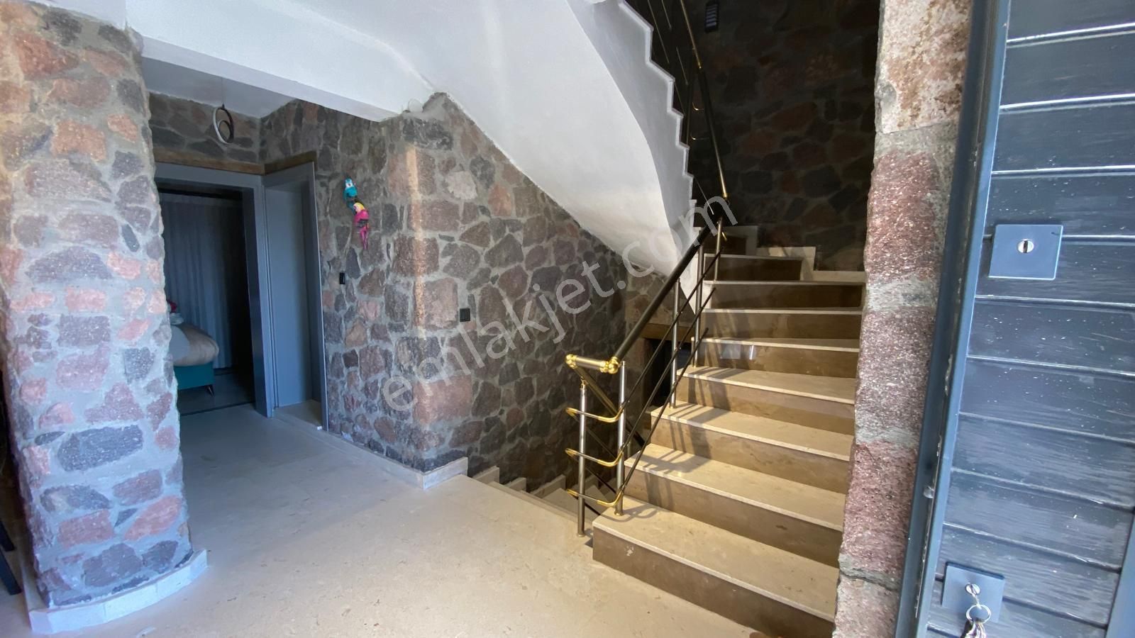 Aliağa Aşağışakran Satılık Trıbleks Havuzlu Villa - Görsel 25