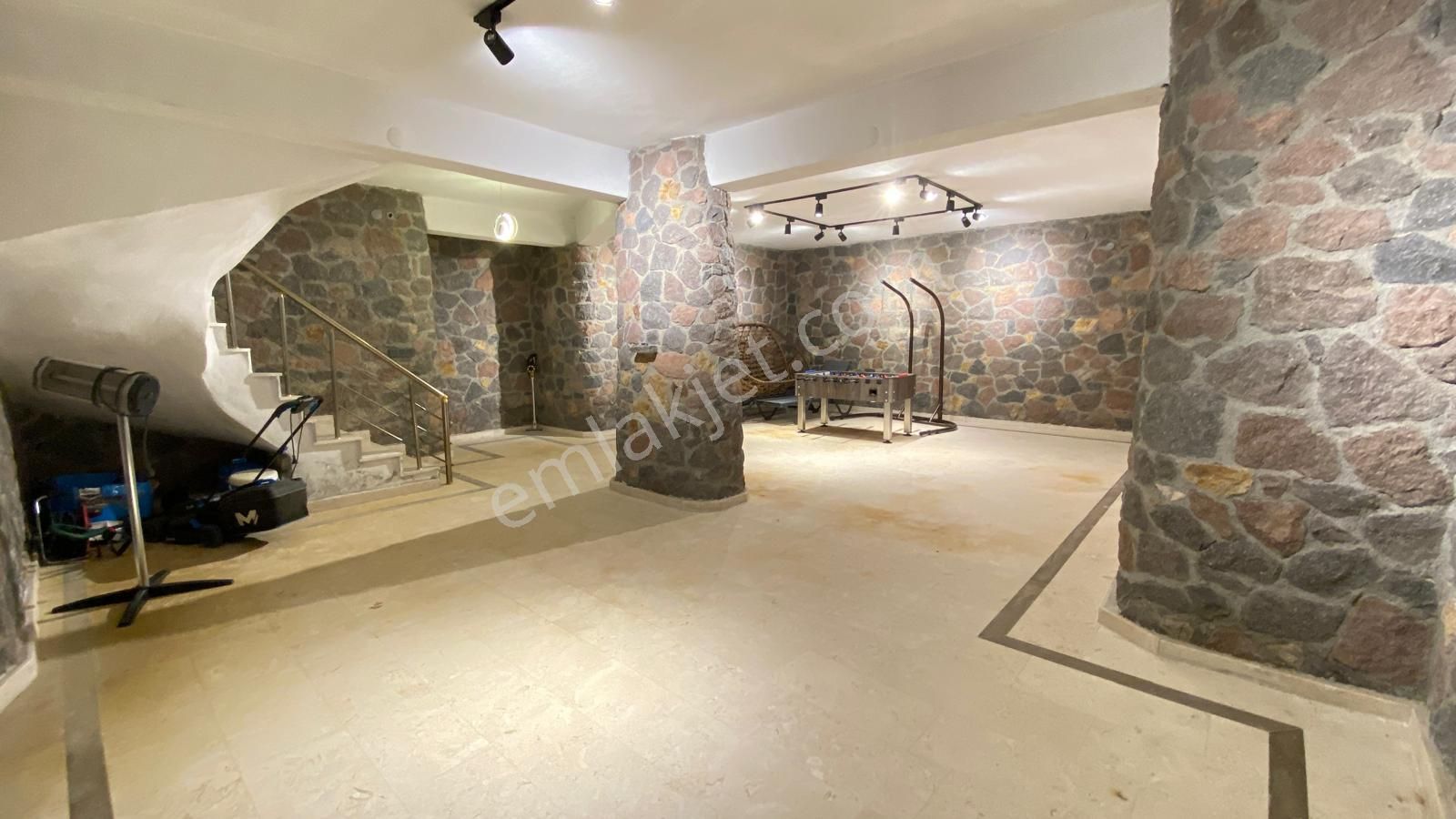 Aliağa Aşağışakran Satılık Trıbleks Havuzlu Villa - Görsel 14