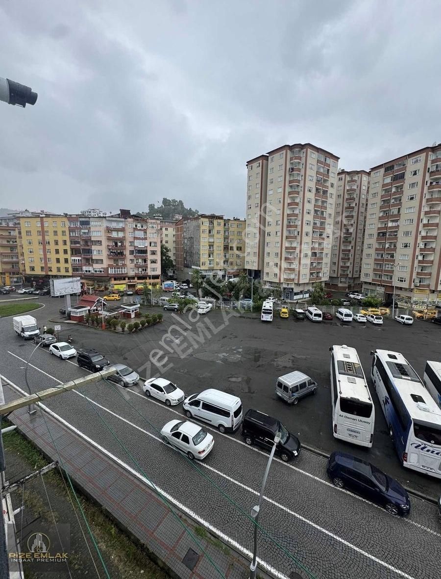 Reşadiye Mahallesinde Ana Yolun Yanı Başında Kiralık 3+1