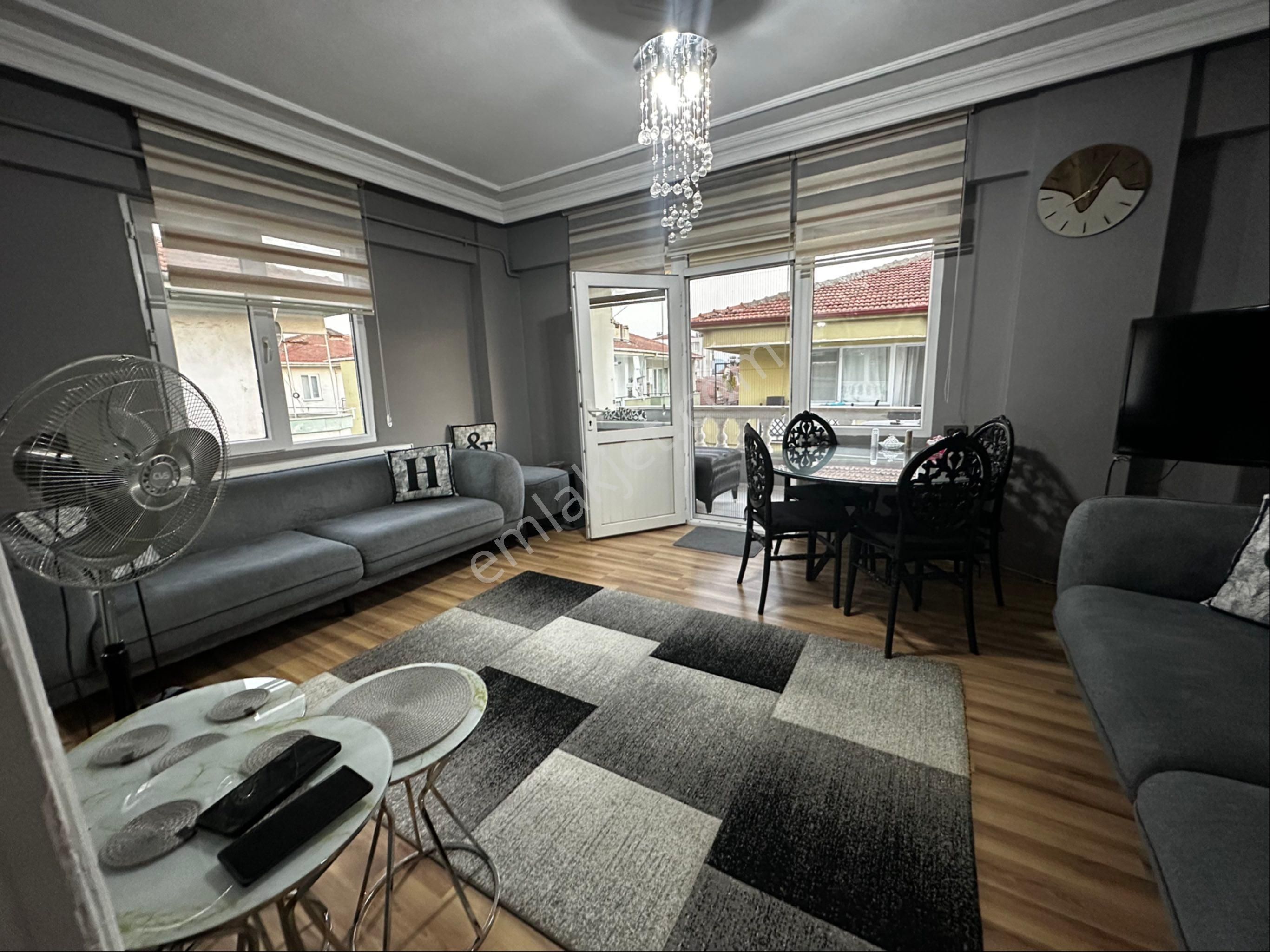 Küçük’ten Kumlada Satılık 2+1 Eşyalı Doğalgazlı Daire - Görsel 2