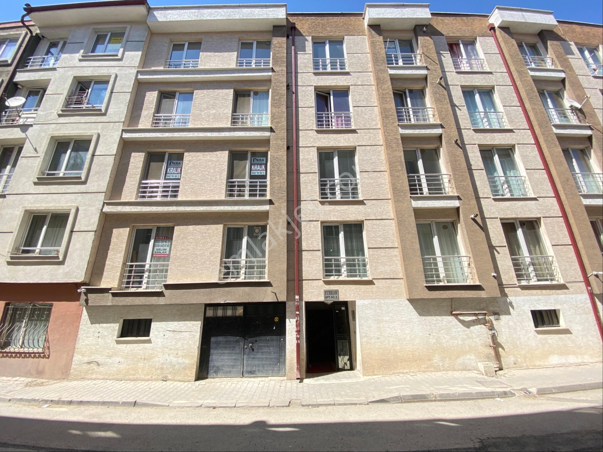 Pera'dan Sütlüce İçem Kapısı Yakını Asansörlü Kiralık 1+1 Daire