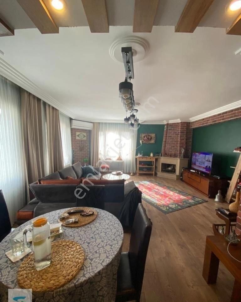 Yeşilköy Merkezde Mimari Tadilatlı Deniz Manzaralı 5+2 Satılık Çatı Piyesli Dubleks Daire - Görsel 4