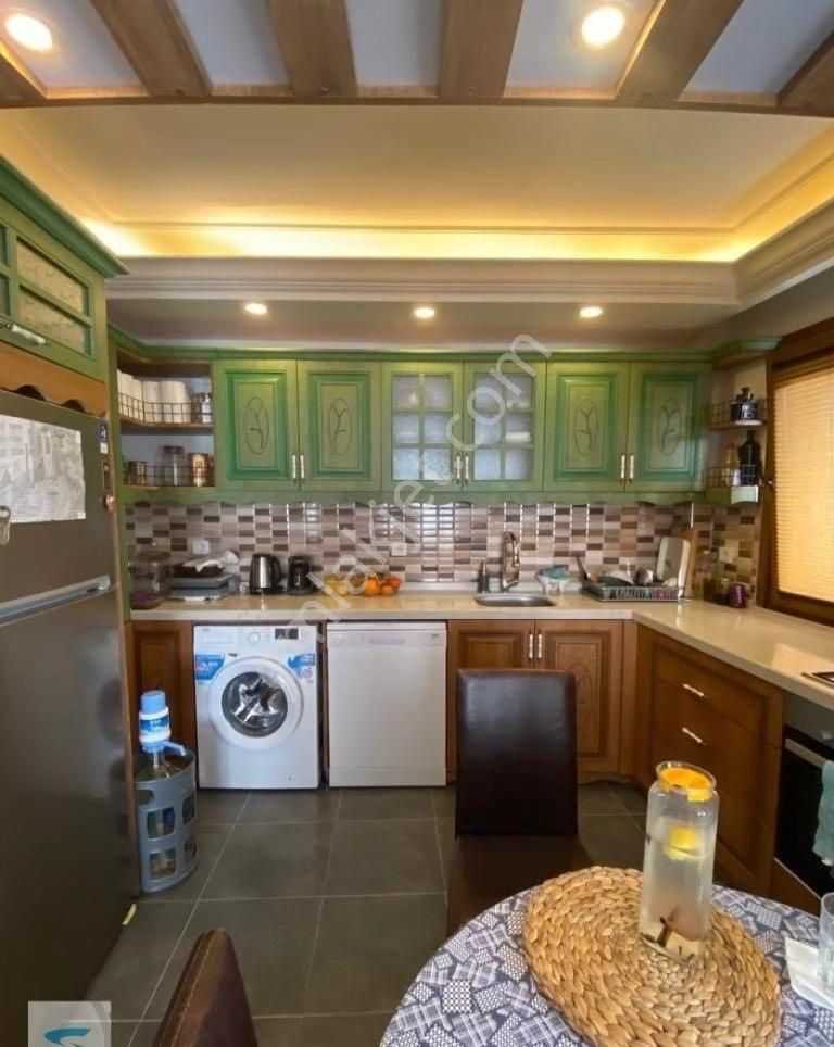 Yeşilköy Merkezde Mimari Tadilatlı Deniz Manzaralı 5+2 Satılık Çatı Piyesli Dubleks Daire - Görsel 28