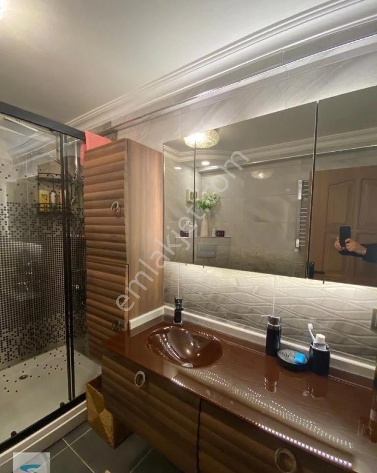 Yeşilköy Merkezde Mimari Tadilatlı Deniz Manzaralı 5+2 Satılık Çatı Piyesli Dubleks Daire - Görsel 24