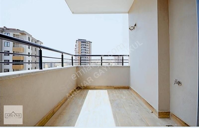 Arevar'dan Yamaçtepe'de Satılık 4.5+1 Daire