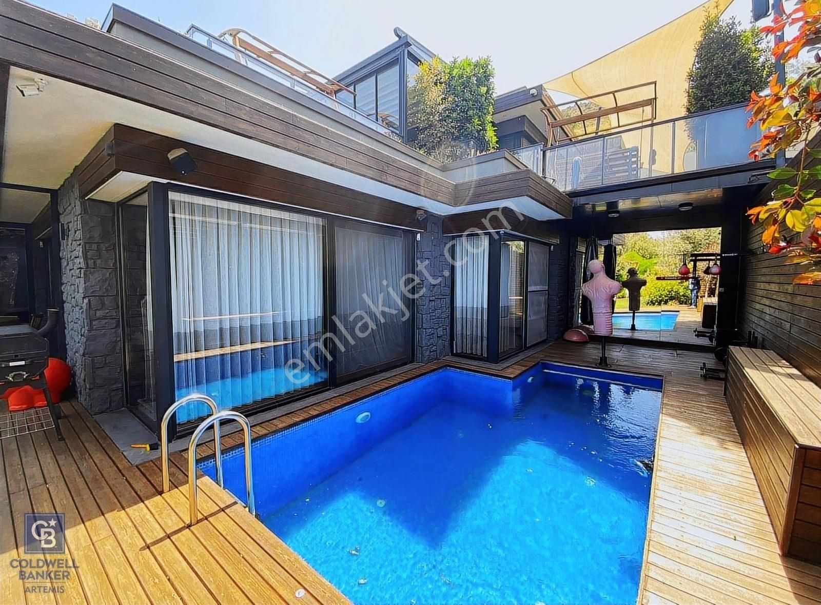 Bodrum Bağla, Geniş Bahçeli, Özel Havuzlu, Kiralık 3+1 Dubleks