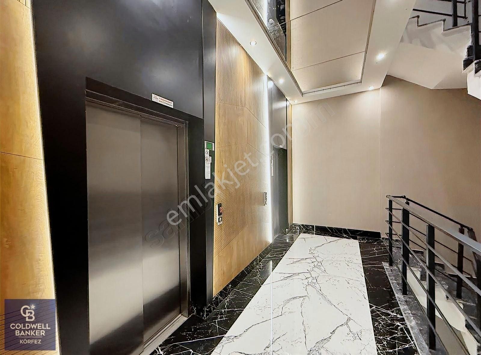 Burhaniye Cadde Ören Sitesinde Kapalı Balkonlu Satılık 1+1 Daire - Görsel 3