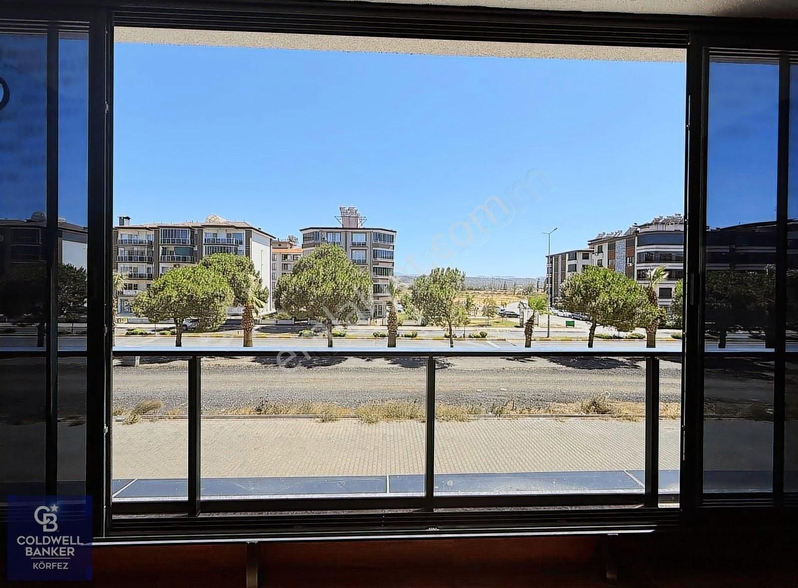 Burhaniye Cadde Ören Sitesinde Kapalı Balkonlu Satılık 1+1 Daire - Görsel 5