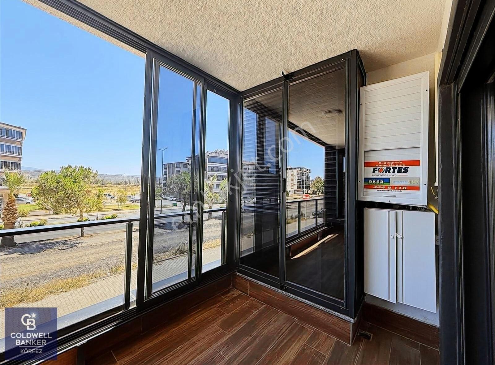 Burhaniye Cadde Ören Sitesinde Kapalı Balkonlu Satılık 1+1 Daire - Görsel 11