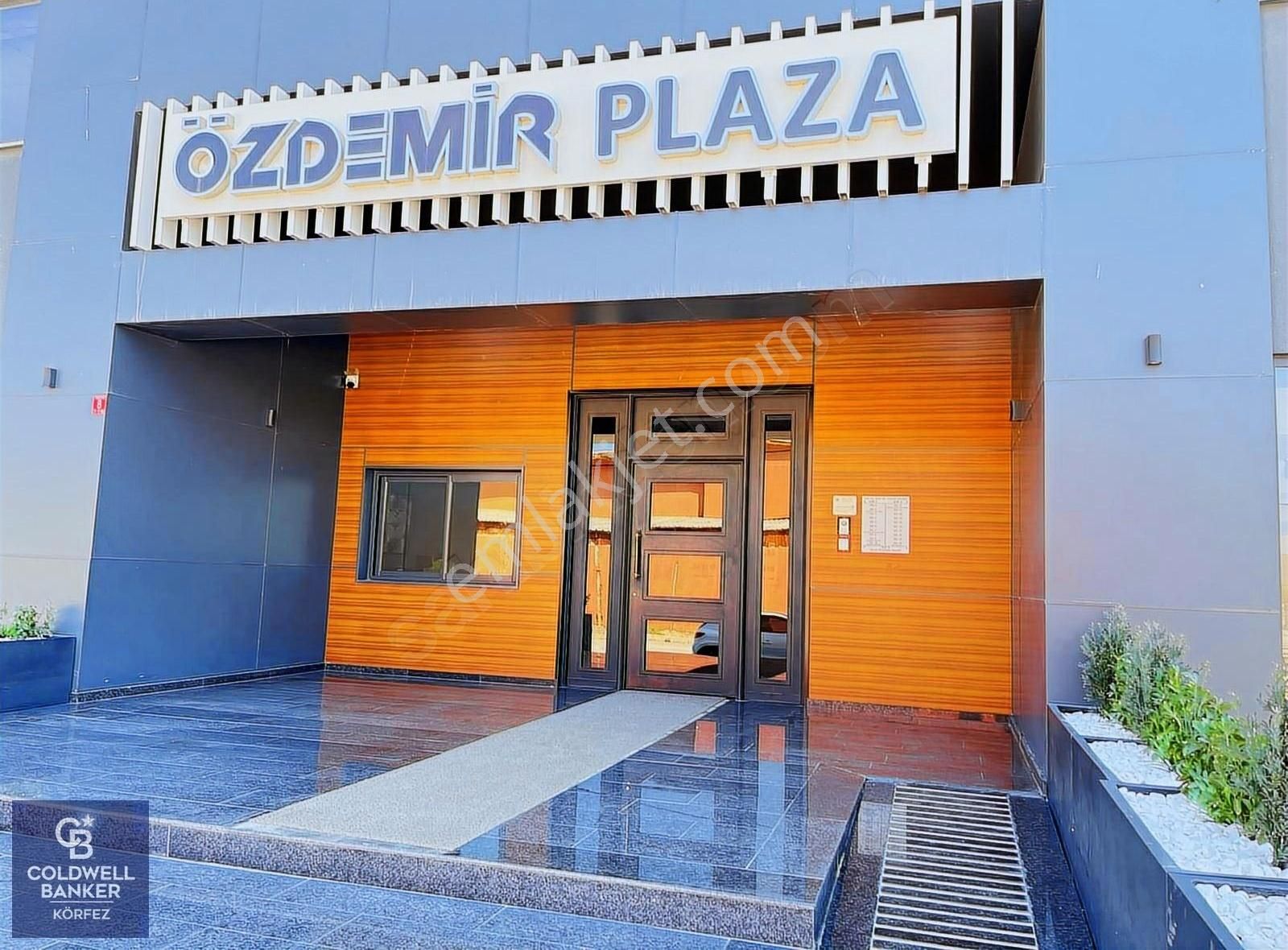 Özdemir Plaza Da Şık Ofis Katı