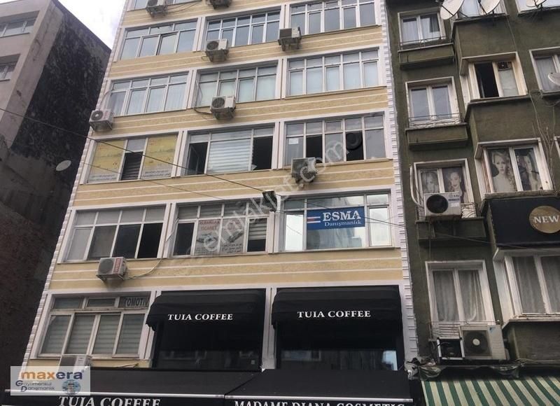 Hareketli Sokakta Aksaray Merkezde 2.kat 12,5m2 Balkonlu