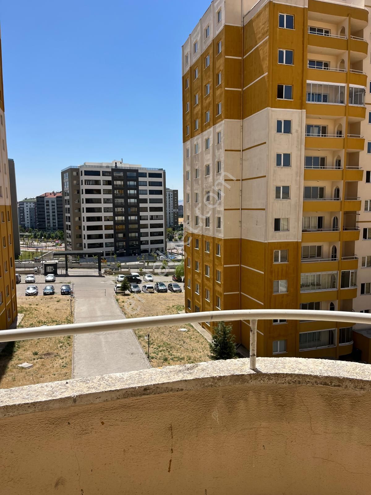 Ata Mahalesi'nde Site İçi 6+1 Kiler'li Kiralık Dubleks Daire