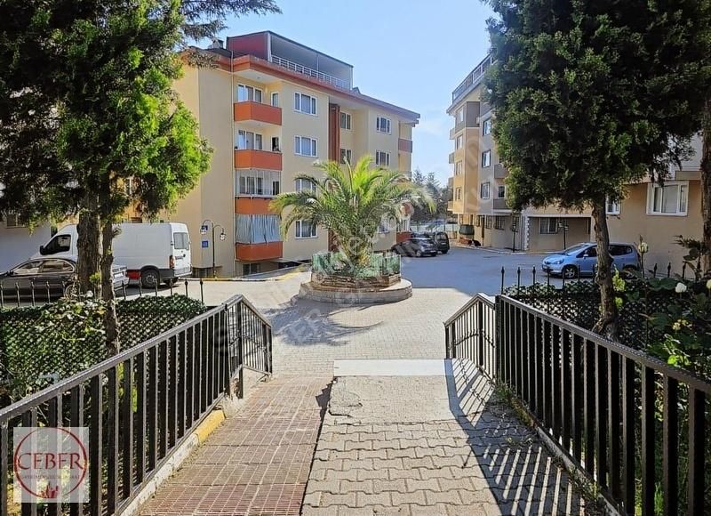 Pendik Şeyhli Site İçerisinde 220.m2.dubleks Daire
