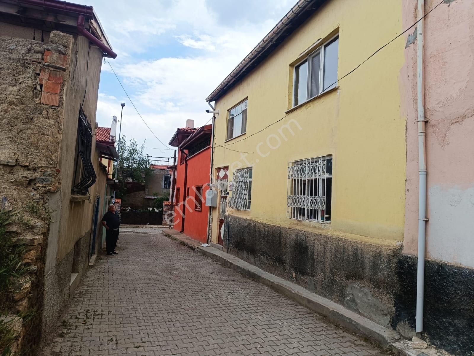 Hilal Emlak Güvencesiyle 2 Katlı Satılık Müstakil Ev - Görsel 3