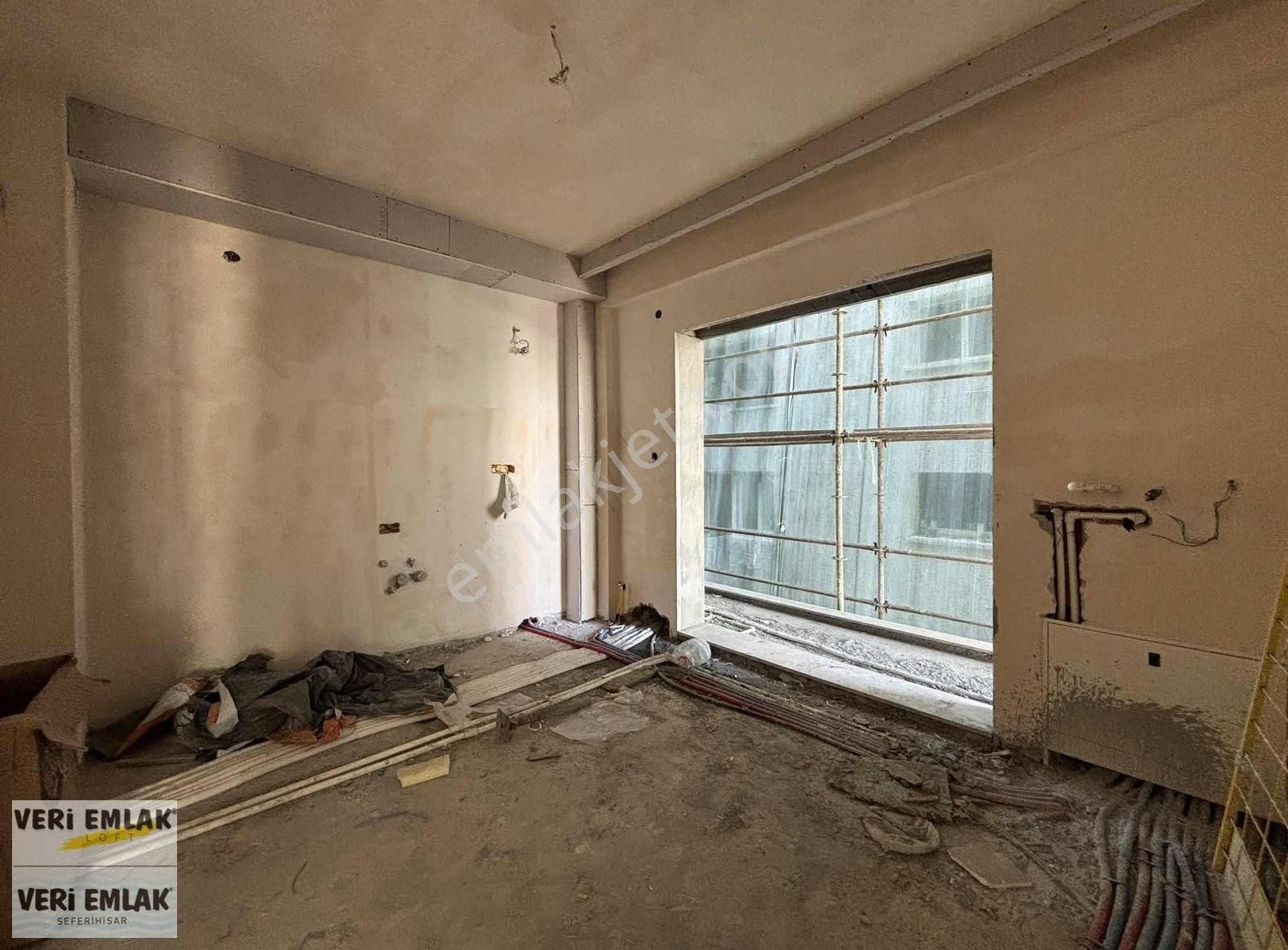 Alsancak Talatpaşada 3+1 130m2 Otoparklı Sıfır Binada Arakat - Görsel 12