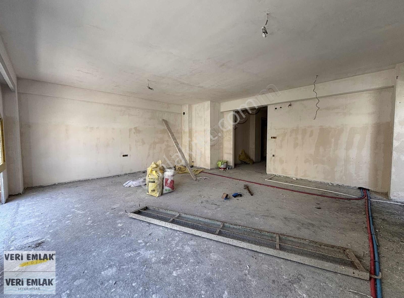 Alsancak Talatpaşada 3+1 130m2 Otoparklı Sıfır Binada Arakat - Görsel 5