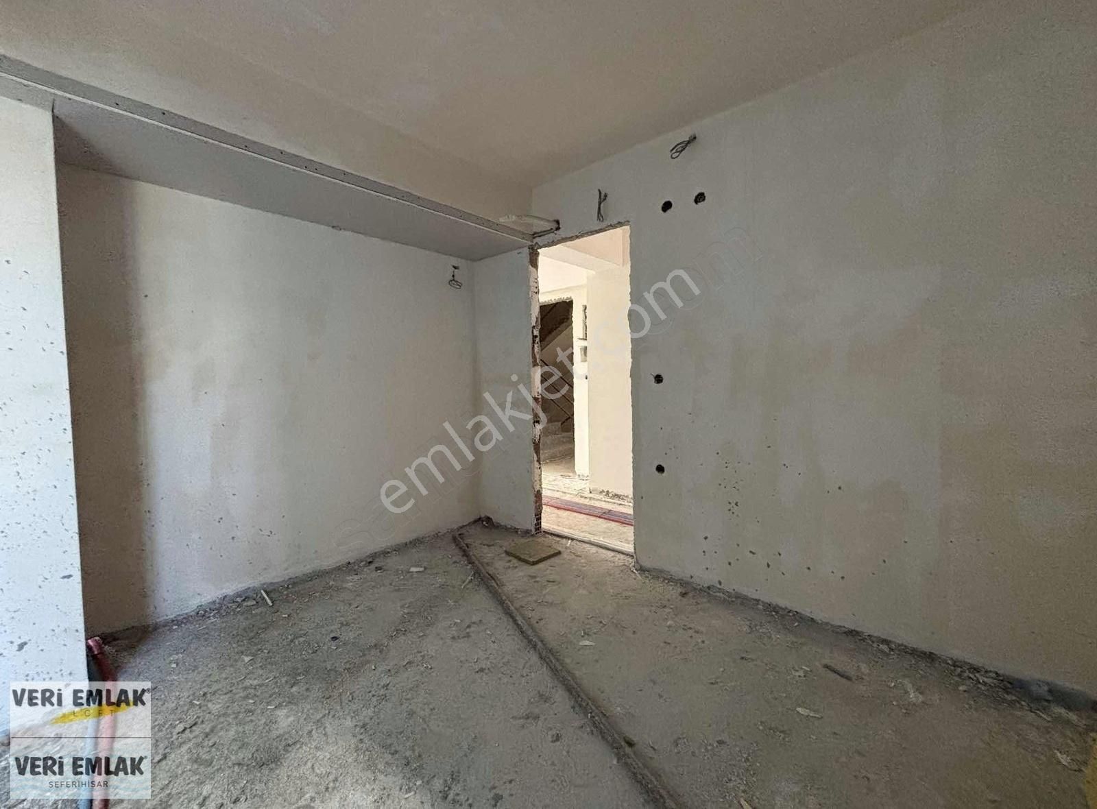 Alsancak Talatpaşada 3+1 130m2 Otoparklı Sıfır Binada Arakat - Görsel 8