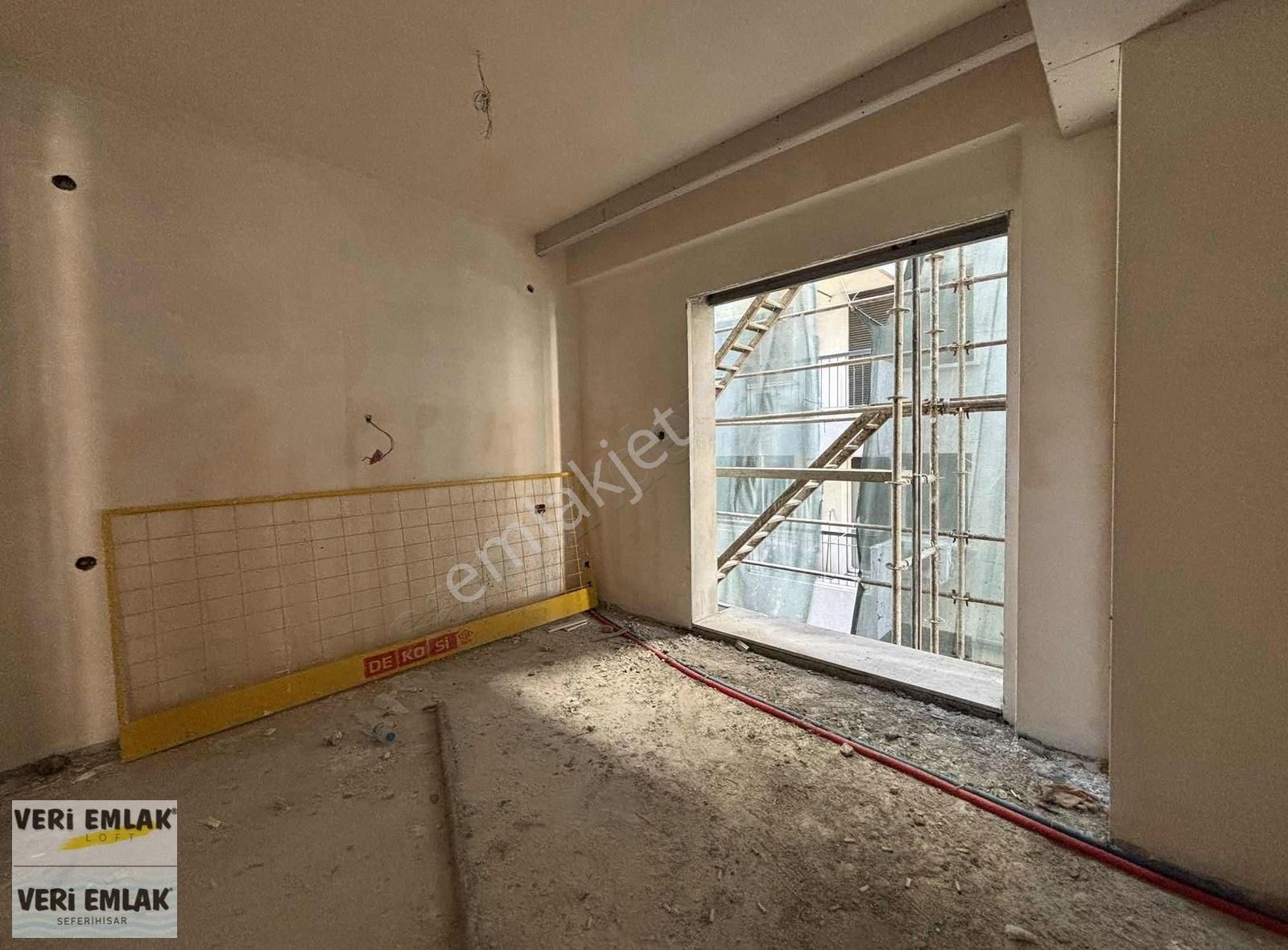 Alsancak Talatpaşada 3+1 130m2 Otoparklı Sıfır Binada Arakat - Görsel 4