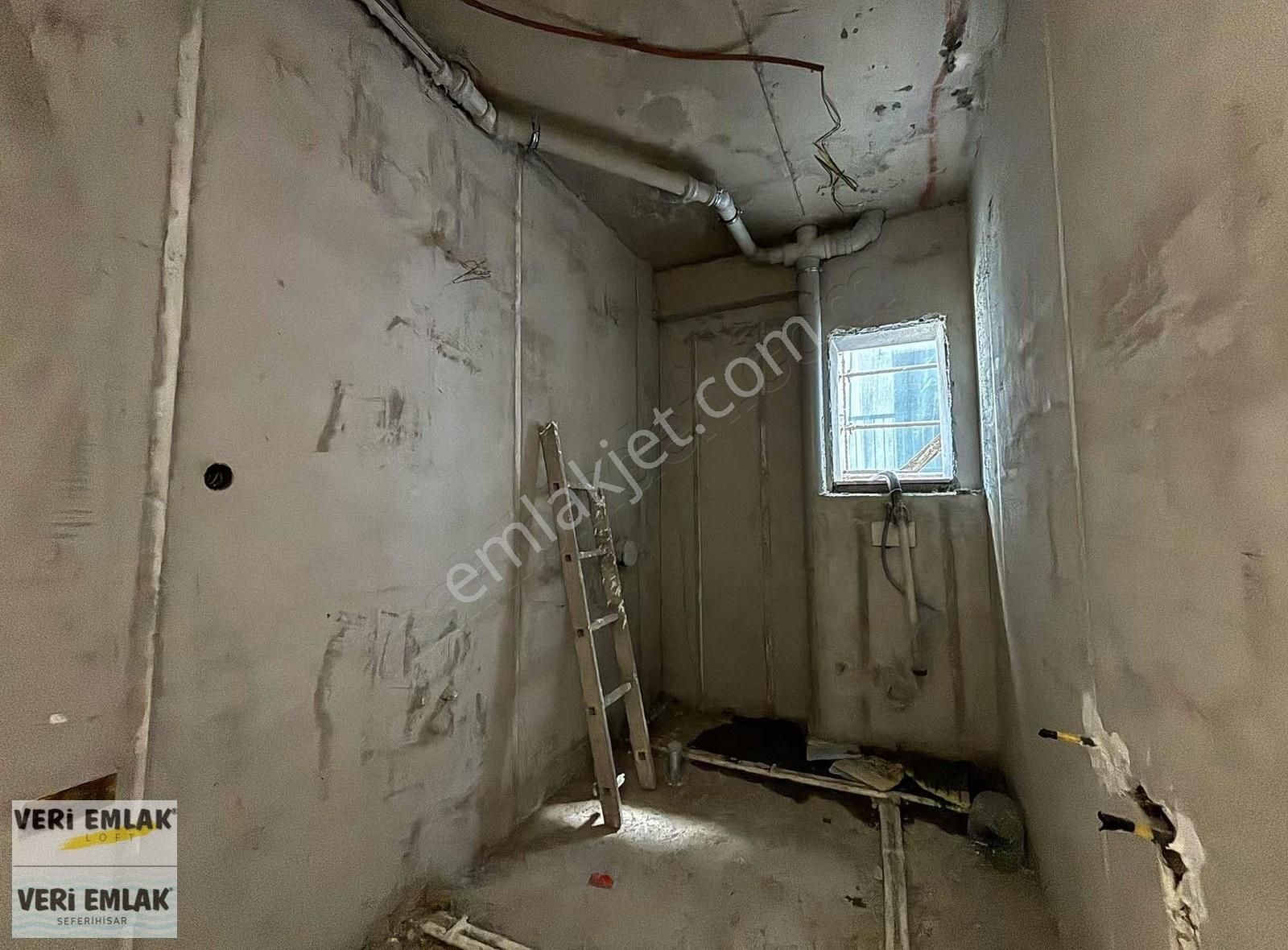 Alsancak Talatpaşada 3+1 130m2 Otoparklı Sıfır Binada Arakat - Görsel 6