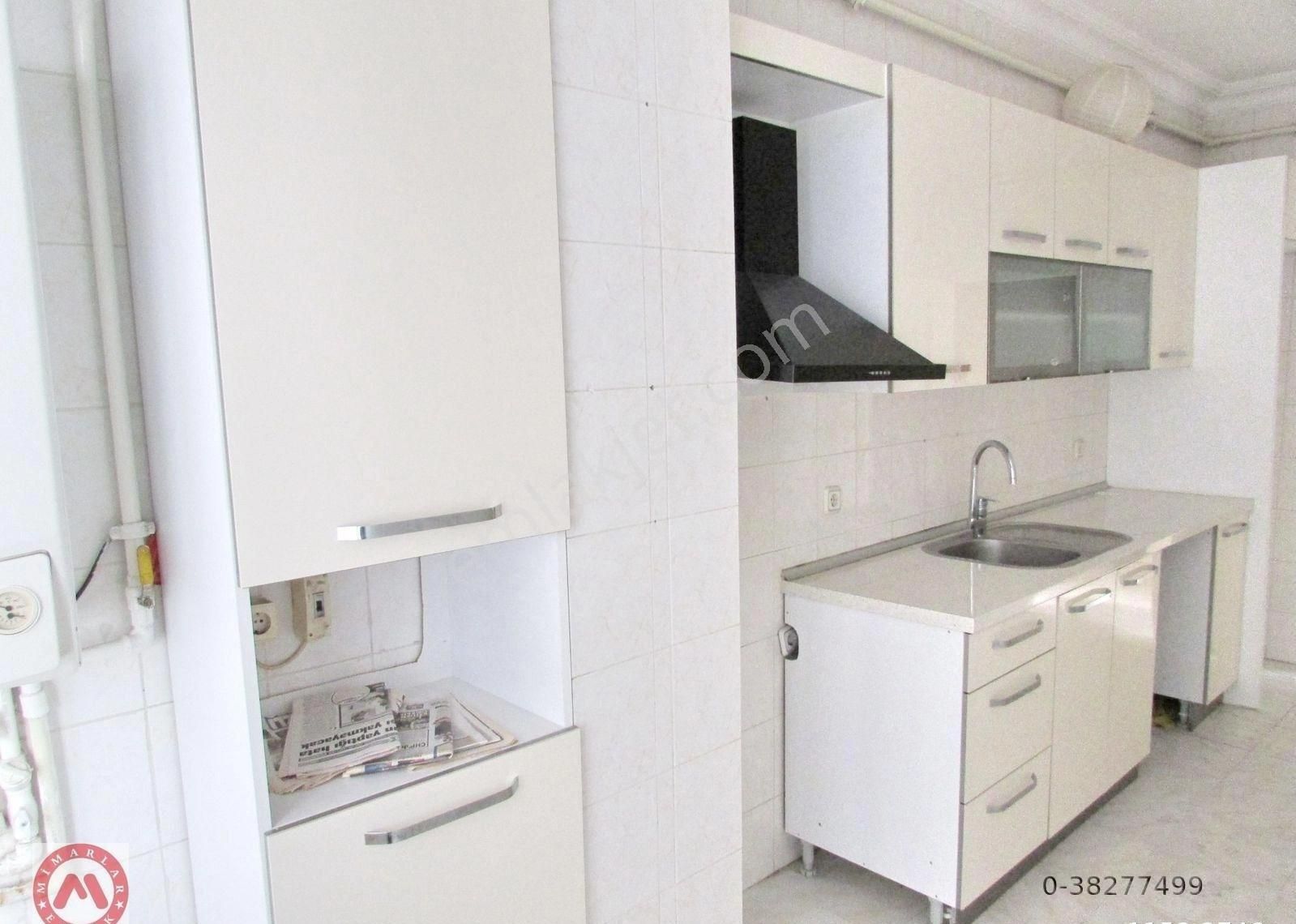 Maltepe Altayçeşmede Kombili Asansörlü Geniş Ve Ferah 3+1
