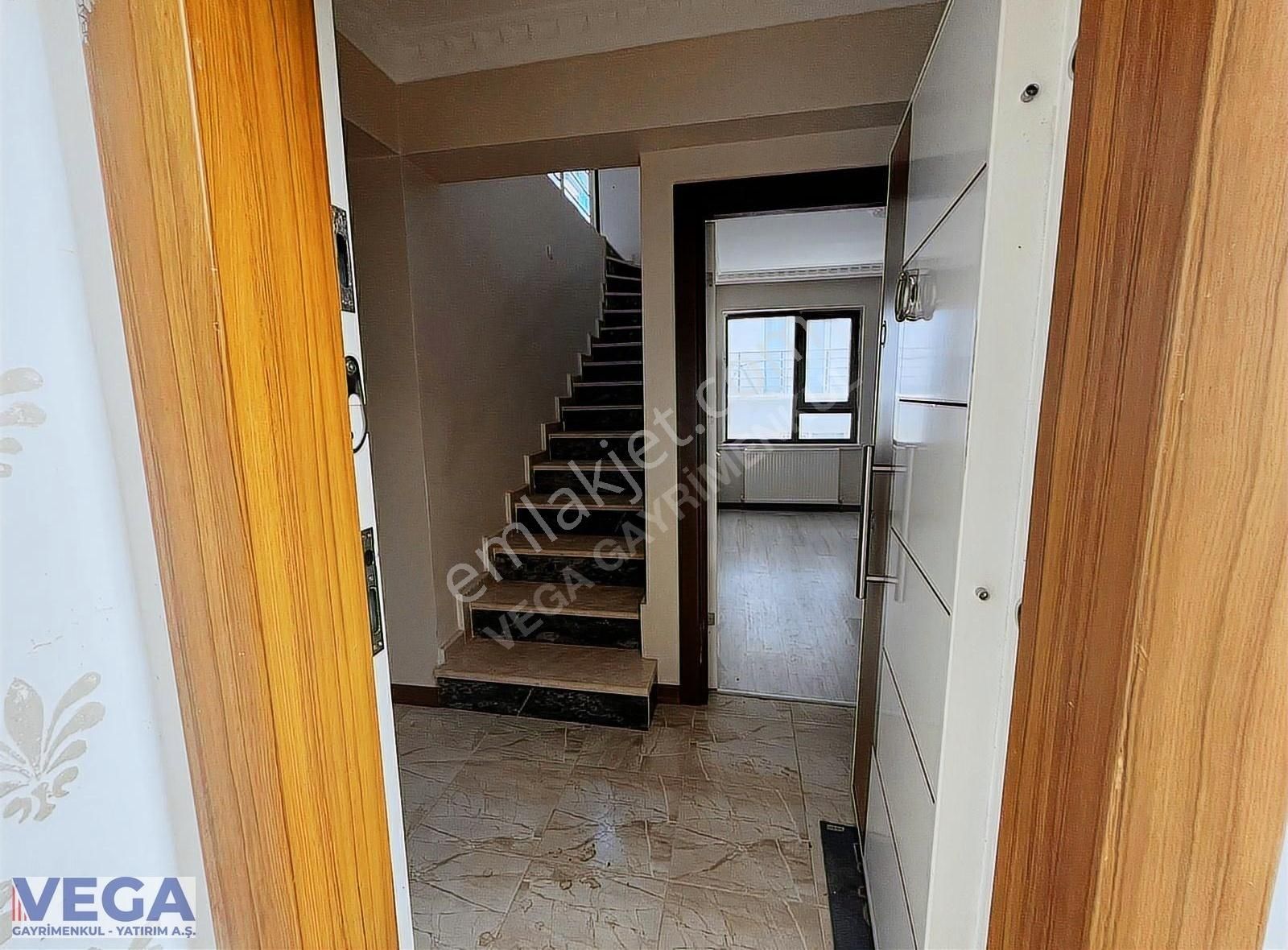 ▄vega▄gayrimenkul▄küçük Kayaş Dublex 6+1 Satılık Daire - Görsel 3