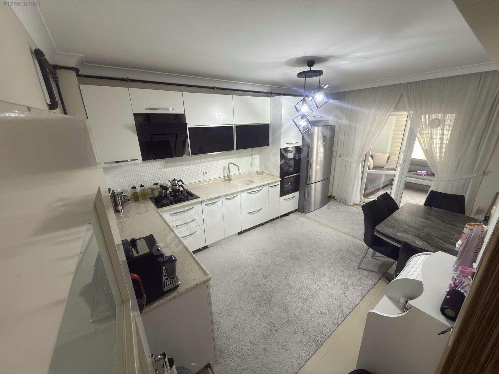 29 Ekim Mah 3.5+1 Muazzam Genişlikte E.banyolu Daire