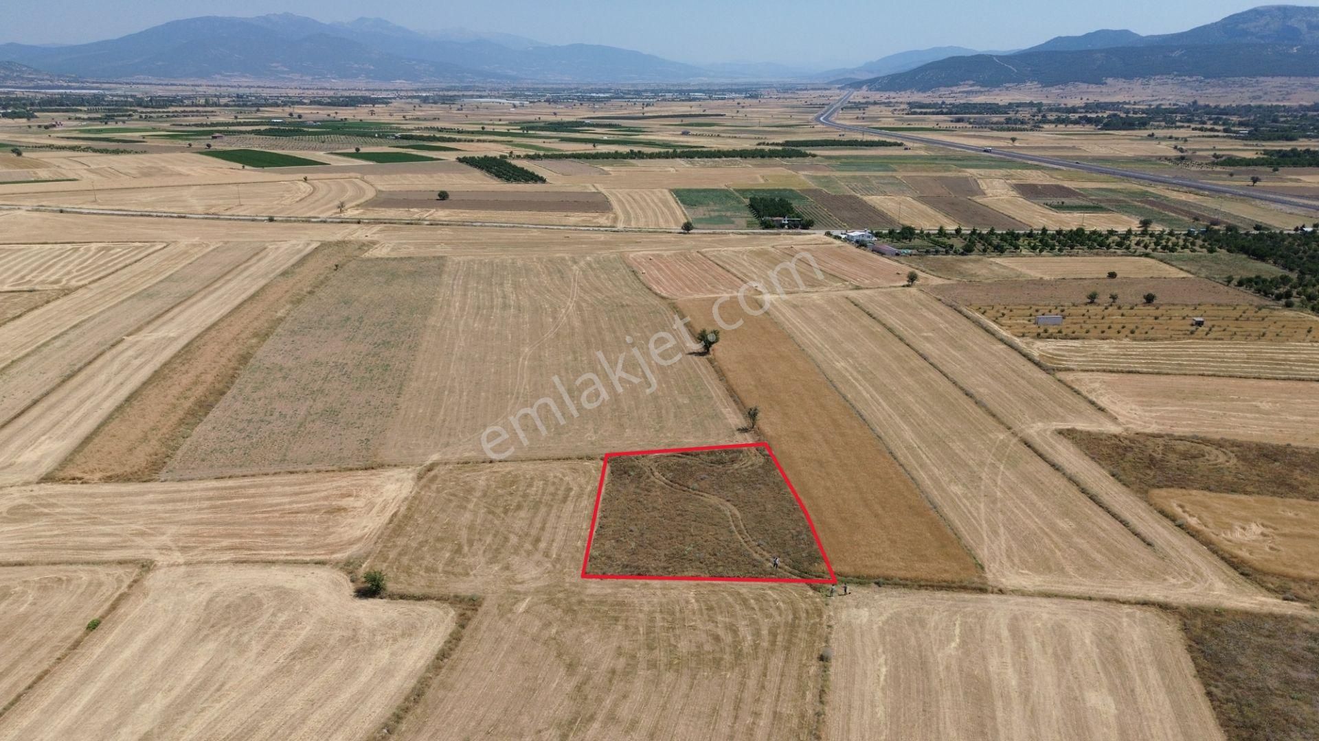 Antalya Korkuteli Yeltende Pazarlığı Olan Ve Araç Takasına Açık 1.615 M2 Tarla - Görsel 8