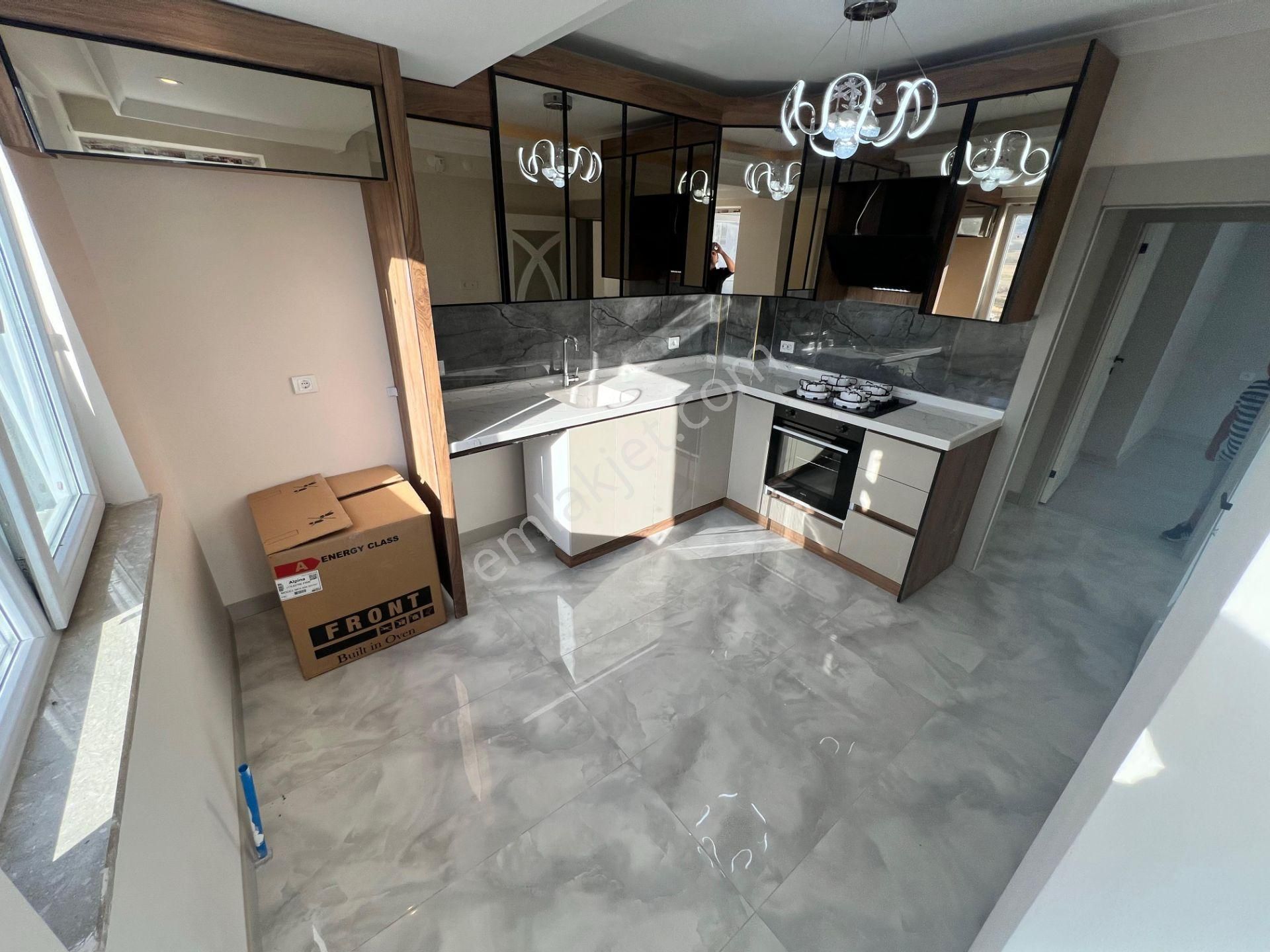 Mkemalde Okullar Bölgesinde 3+1 2. Ara Katta Şık Tasarımlı Bina - Görsel 24