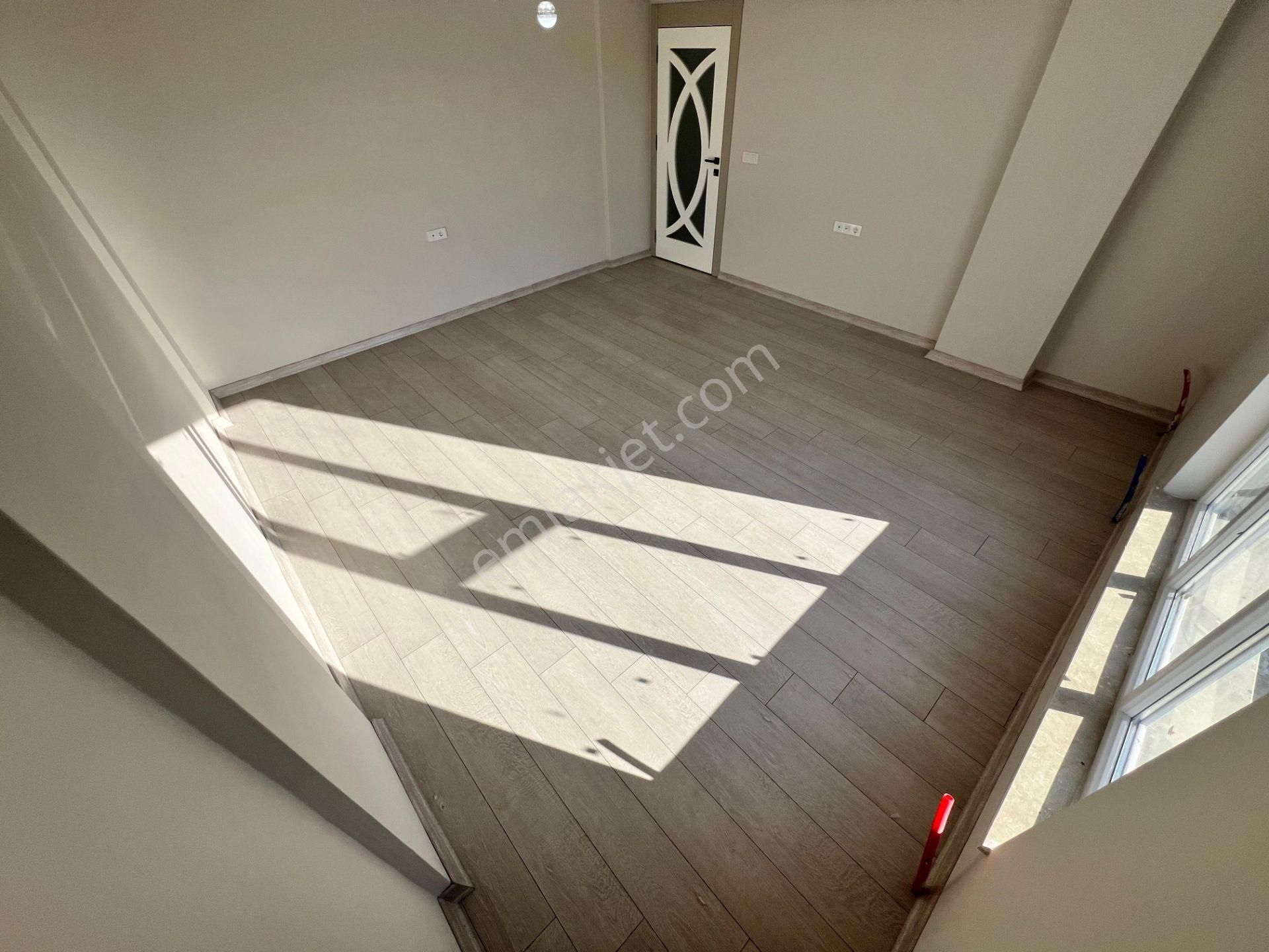 Mkemalde Okullar Bölgesinde 3+1 2. Ara Katta Şık Tasarımlı Bina - Görsel 6