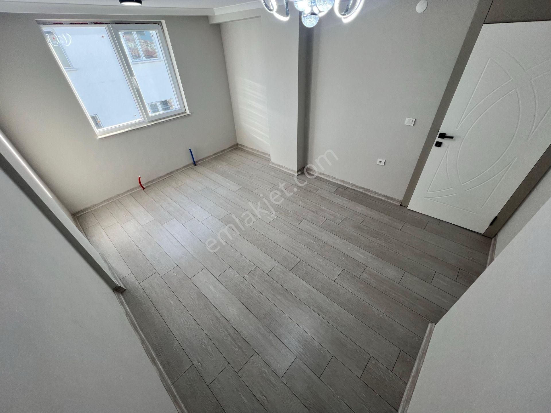 Mkemalde Okullar Bölgesinde 3+1 2. Ara Katta Şık Tasarımlı Bina - Görsel 13