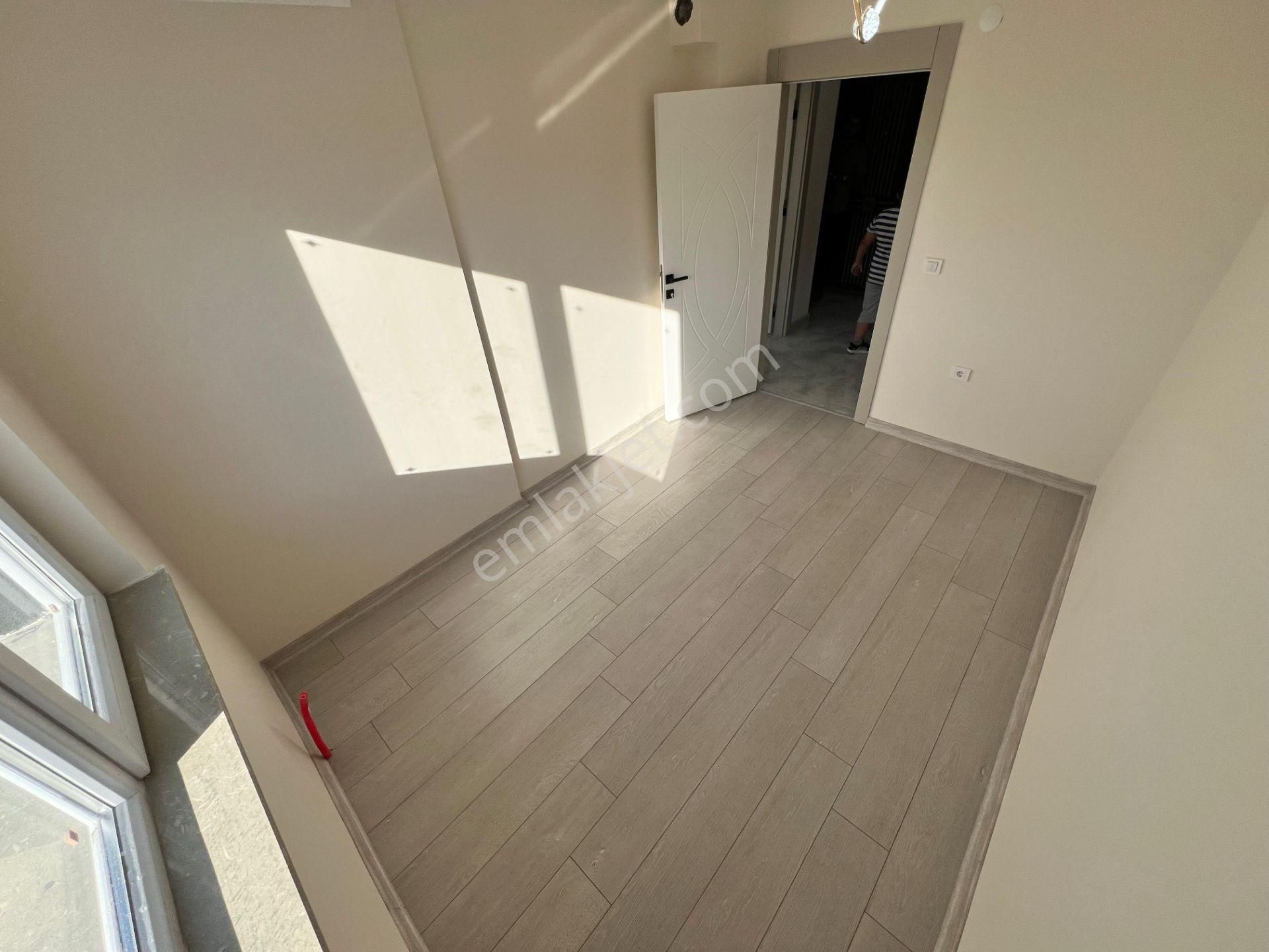 Mkemalde Okullar Bölgesinde 3+1 2. Ara Katta Şık Tasarımlı Bina - Görsel 12