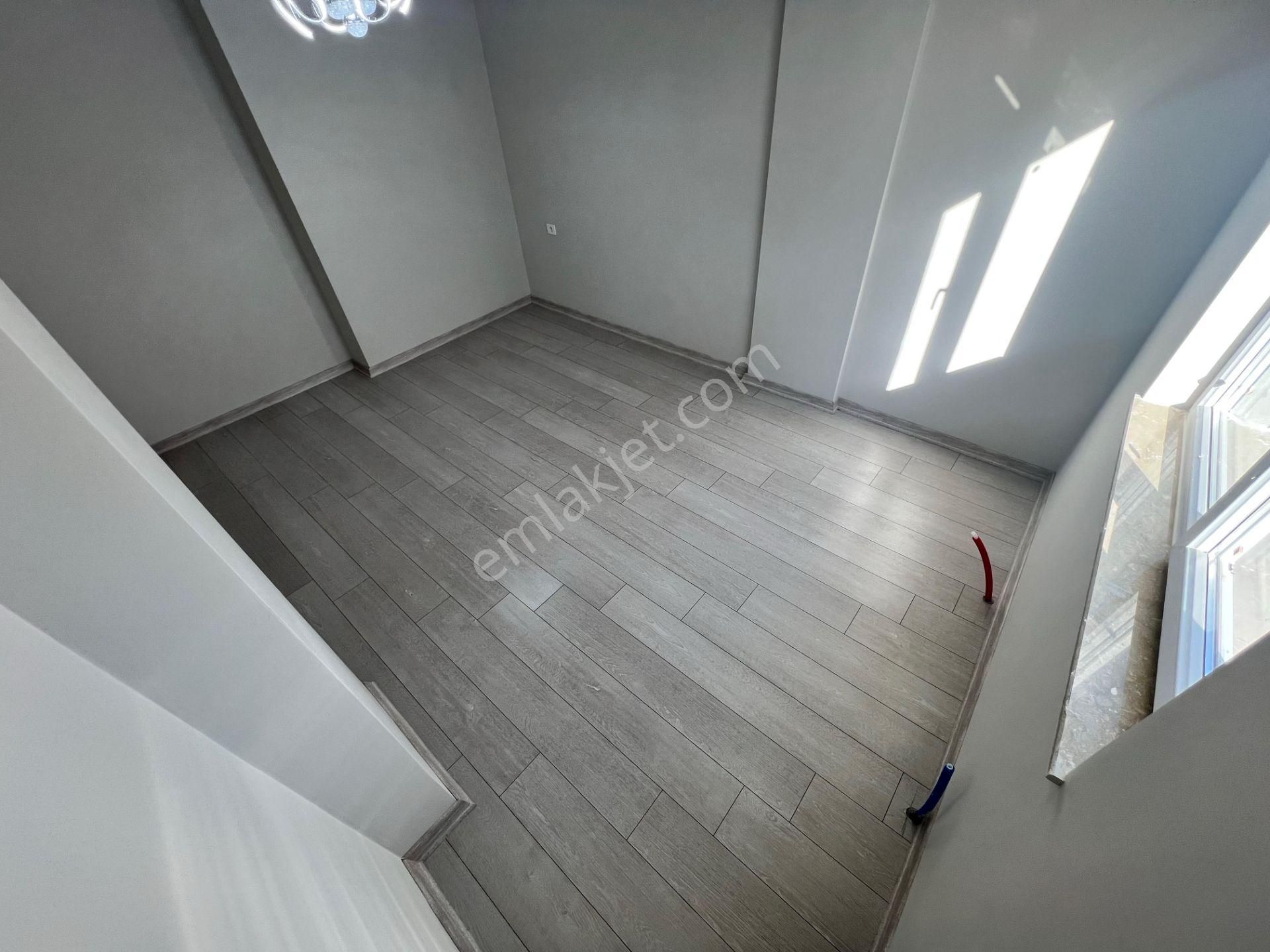 Mkemalde Okullar Bölgesinde 3+1 2. Ara Katta Şık Tasarımlı Bina - Görsel 21