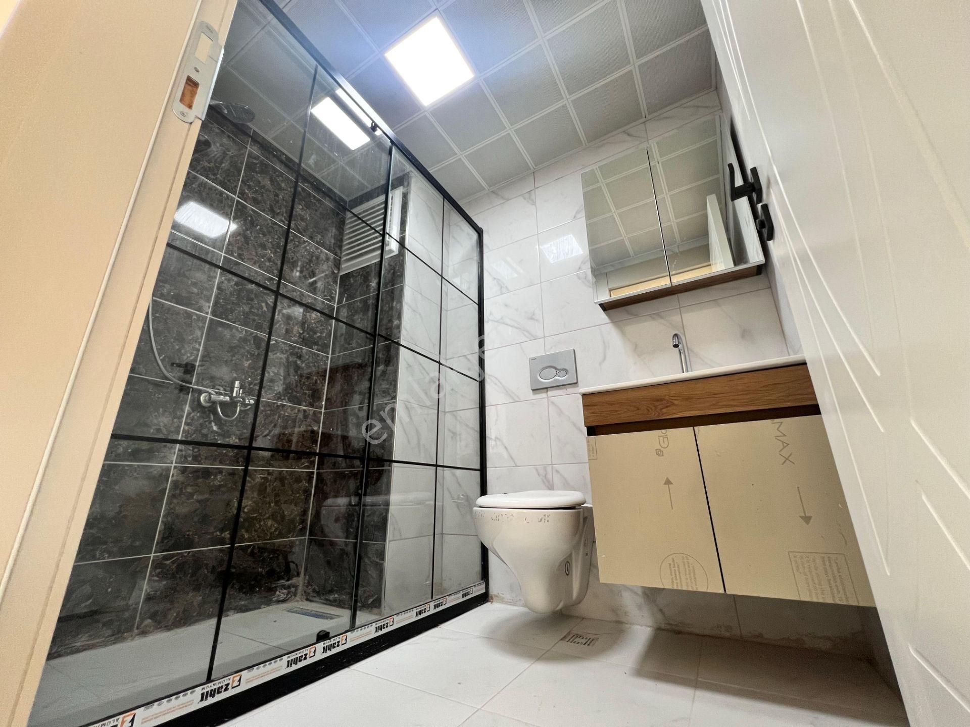 Mkemalde Okullar Bölgesinde 3+1 2. Ara Katta Şık Tasarımlı Bina - Görsel 20