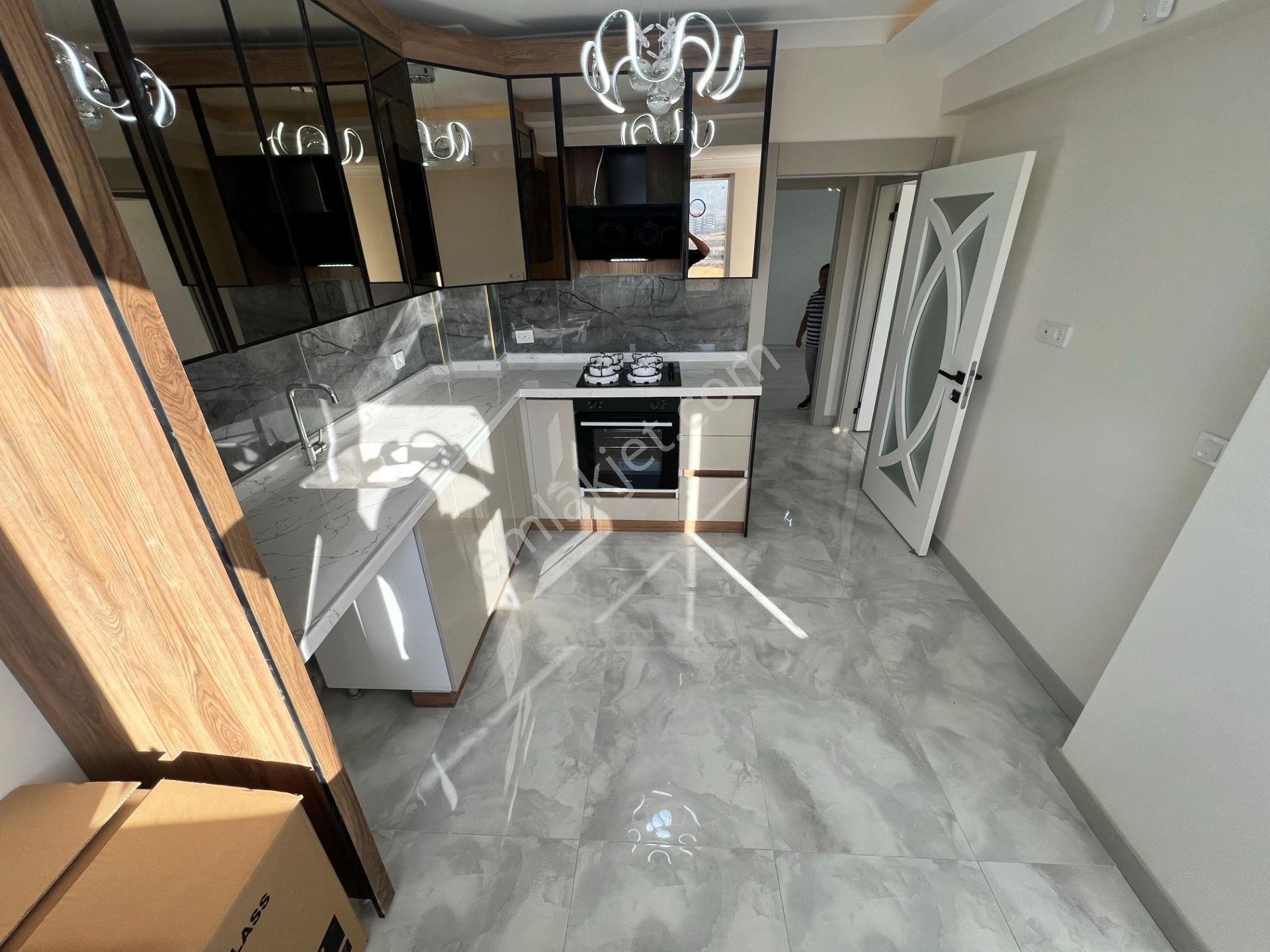 Mkemalde Okullar Bölgesinde 3+1 2. Ara Katta Şık Tasarımlı Bina - Görsel 27