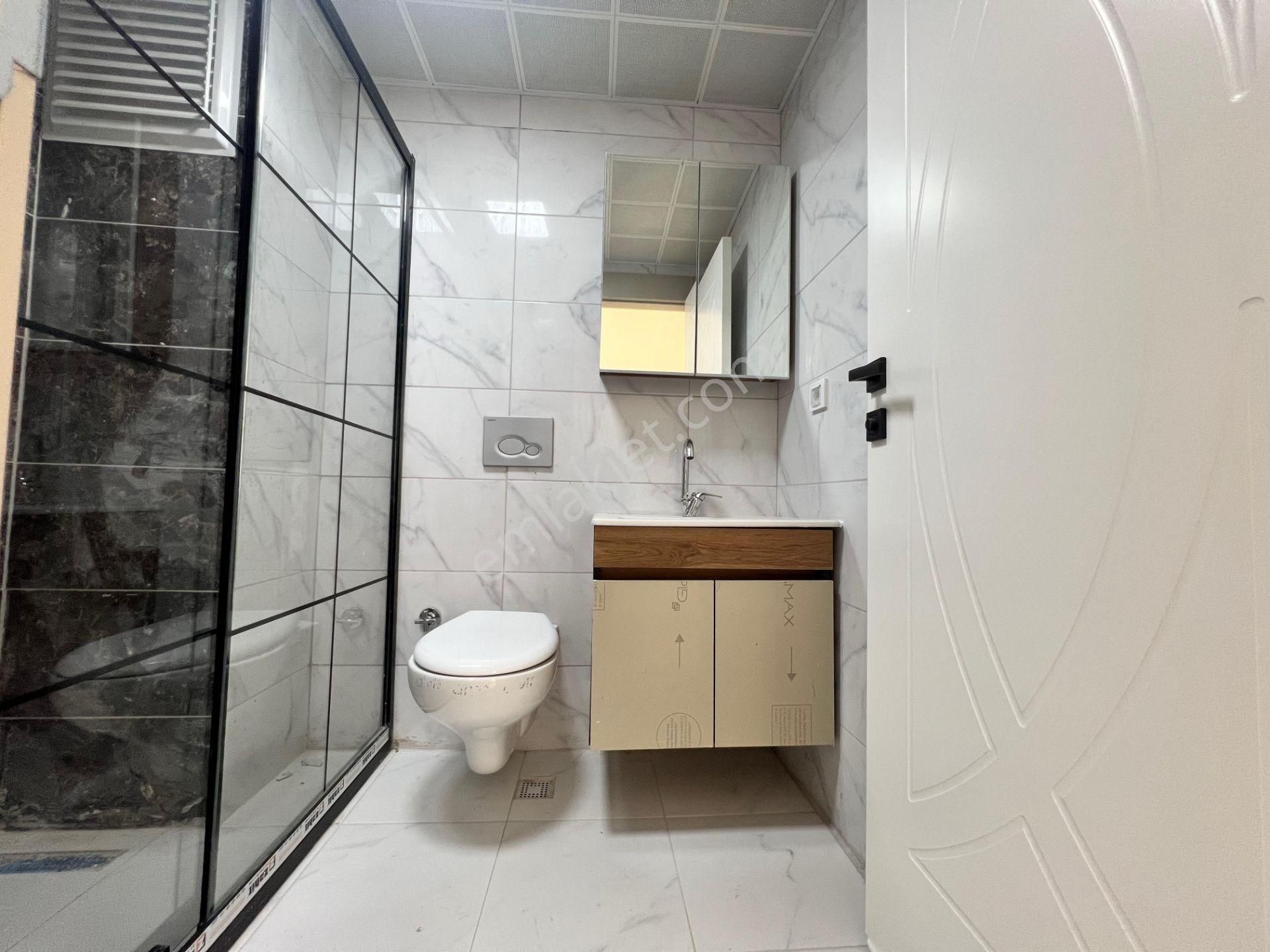 Mkemalde Okullar Bölgesinde 3+1 2. Ara Katta Şık Tasarımlı Bina - Görsel 11