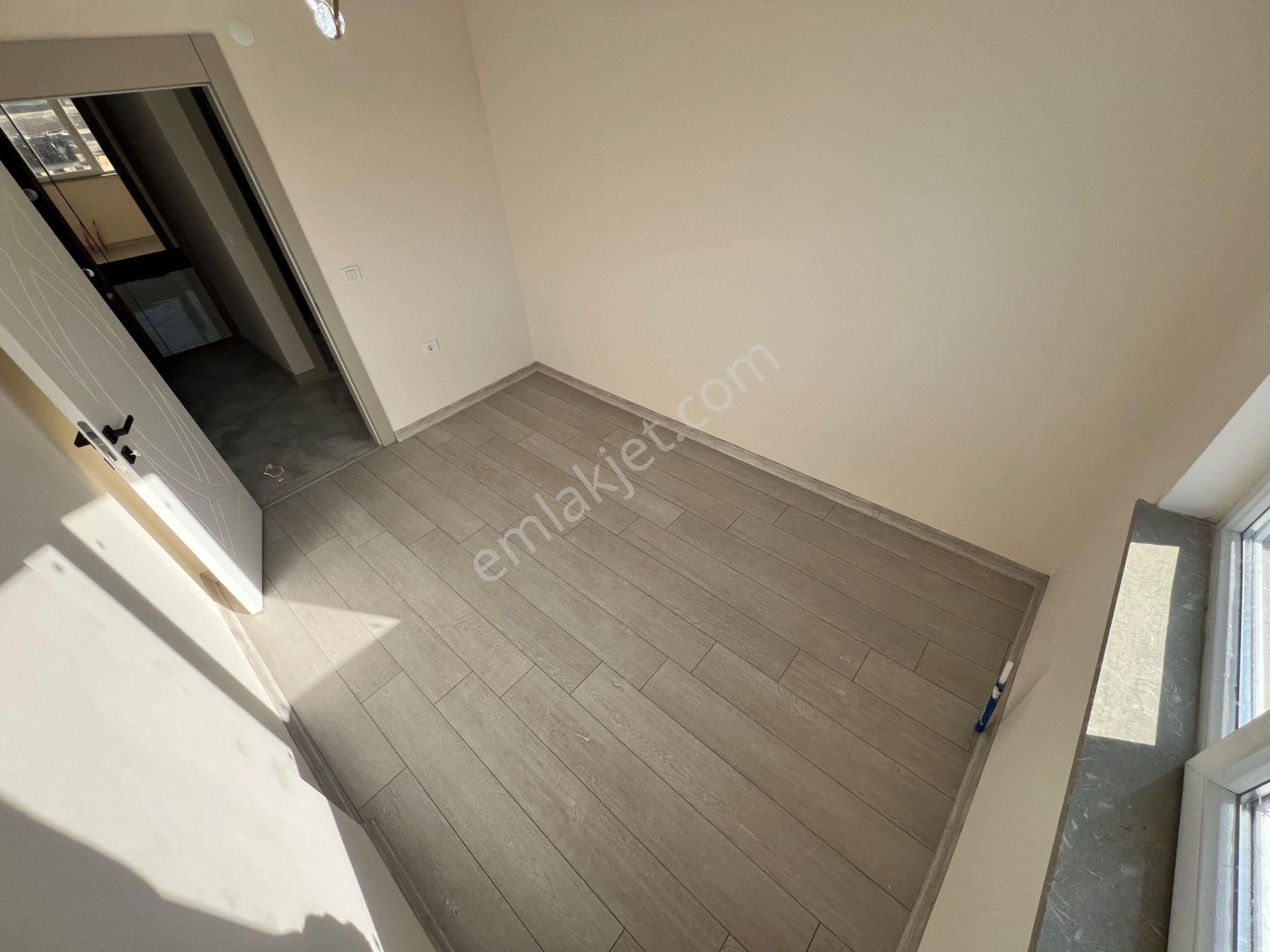 Mkemalde Okullar Bölgesinde 3+1 2. Ara Katta Şık Tasarımlı Bina - Görsel 18