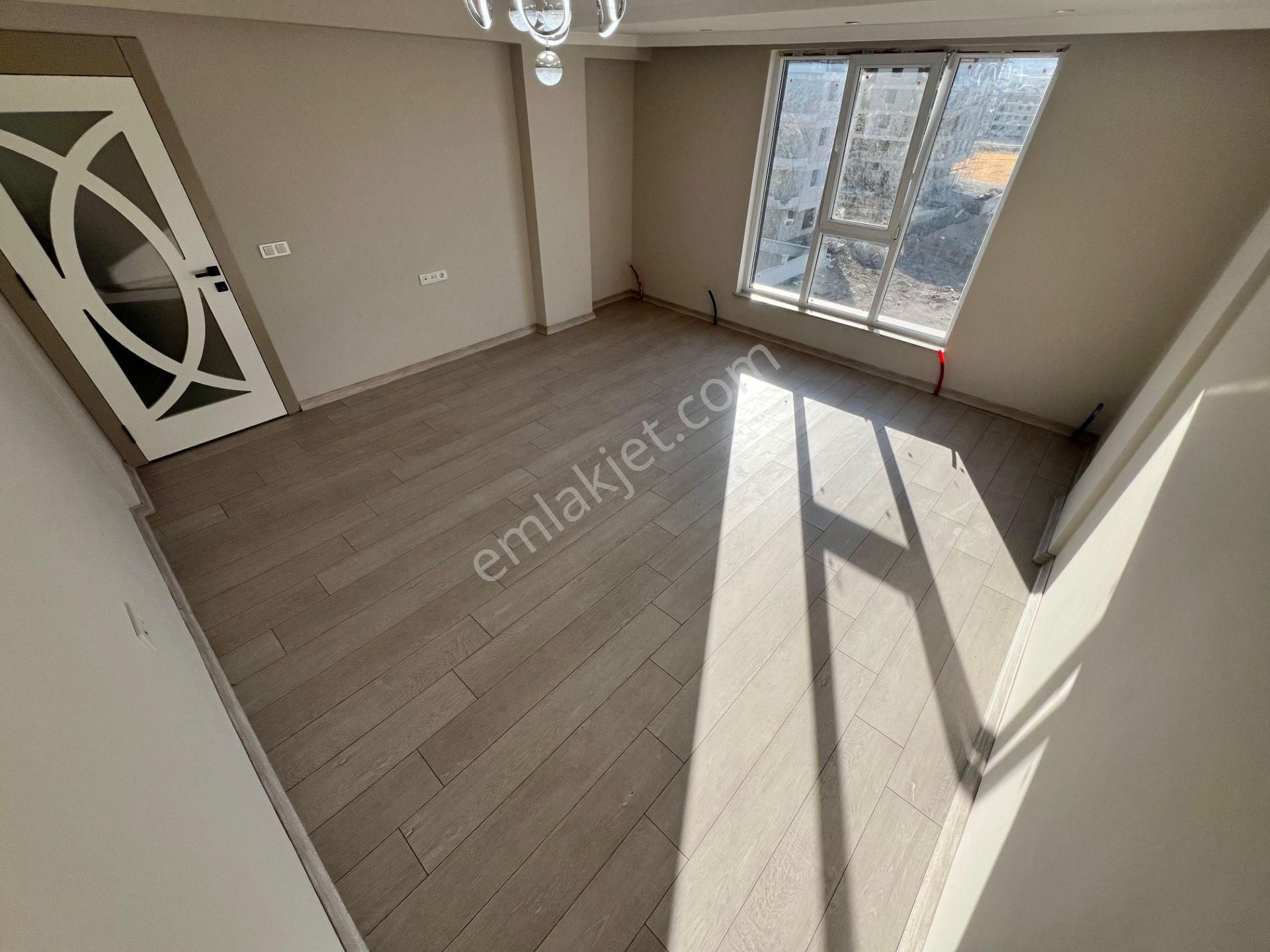 Mkemalde Okullar Bölgesinde 3+1 2. Ara Katta Şık Tasarımlı Bina - Görsel 5