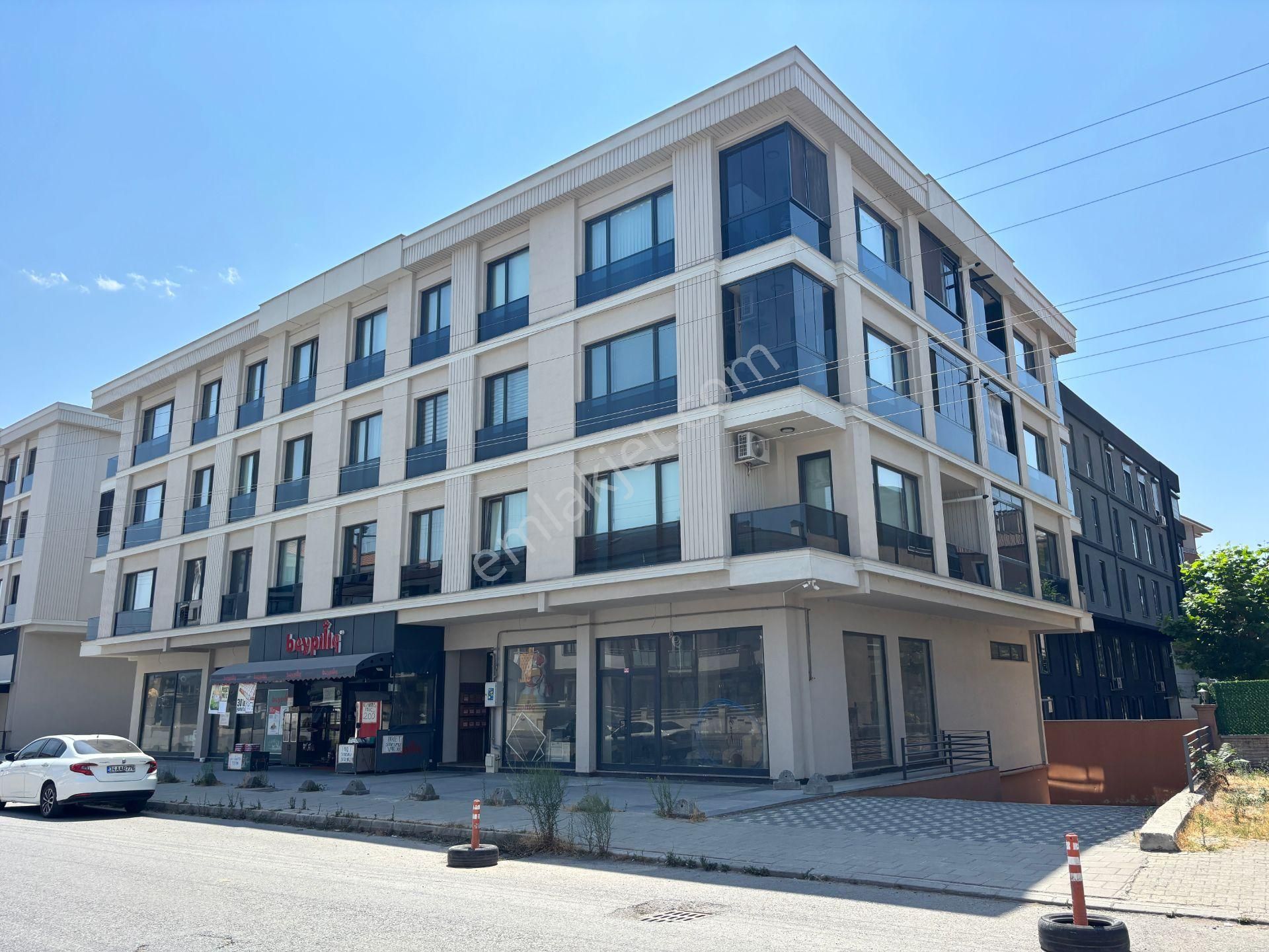 Koçyazı Mahallesi'nde 3+1 141 M2 Satılık Ara Kat Daire