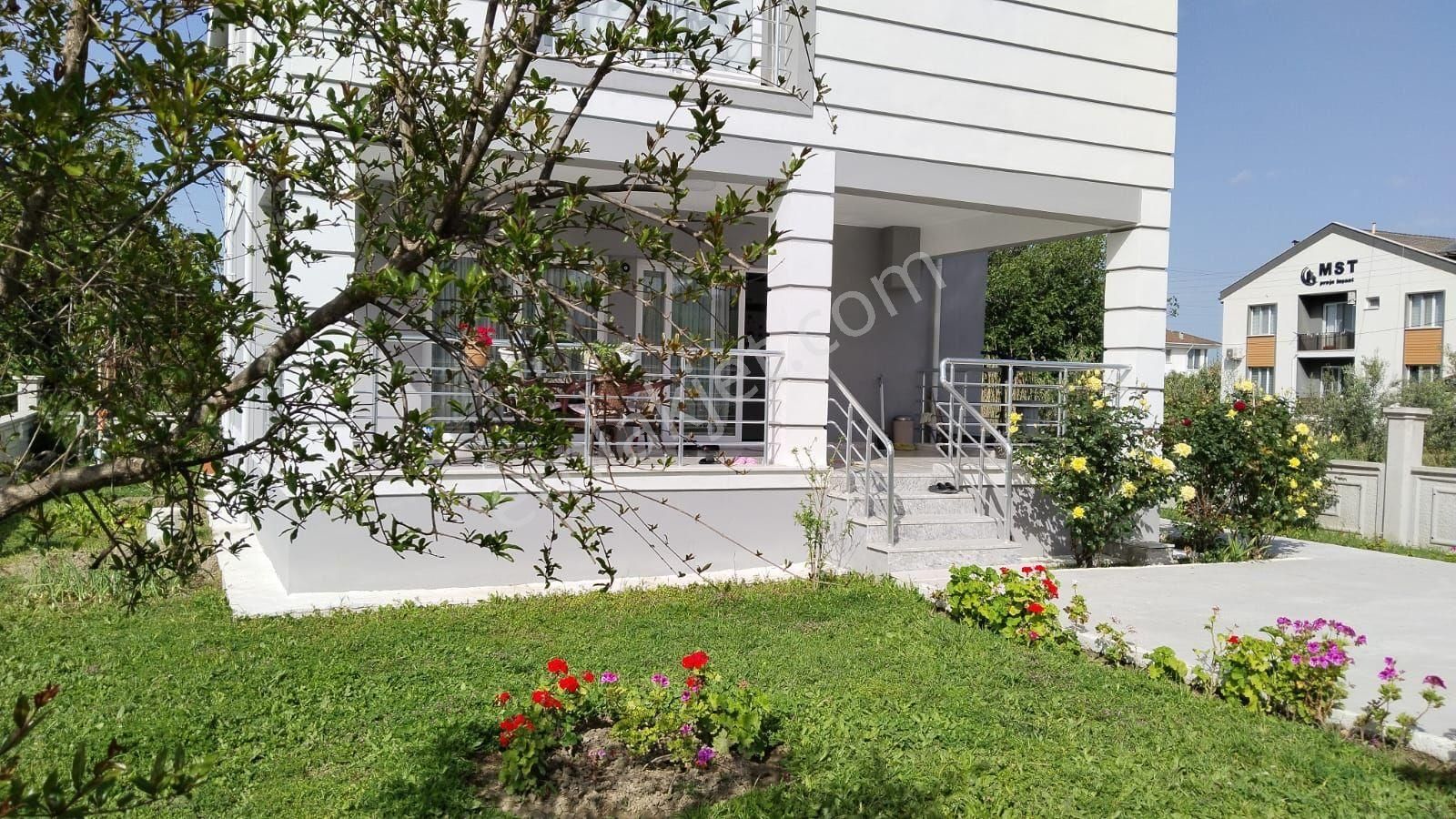 Dyk Est Emlaktan Karaçalı Mahallesi'nde 333 M2 Arsa İçerisinde 3+1 197 M2 Net Satılık Villa.
