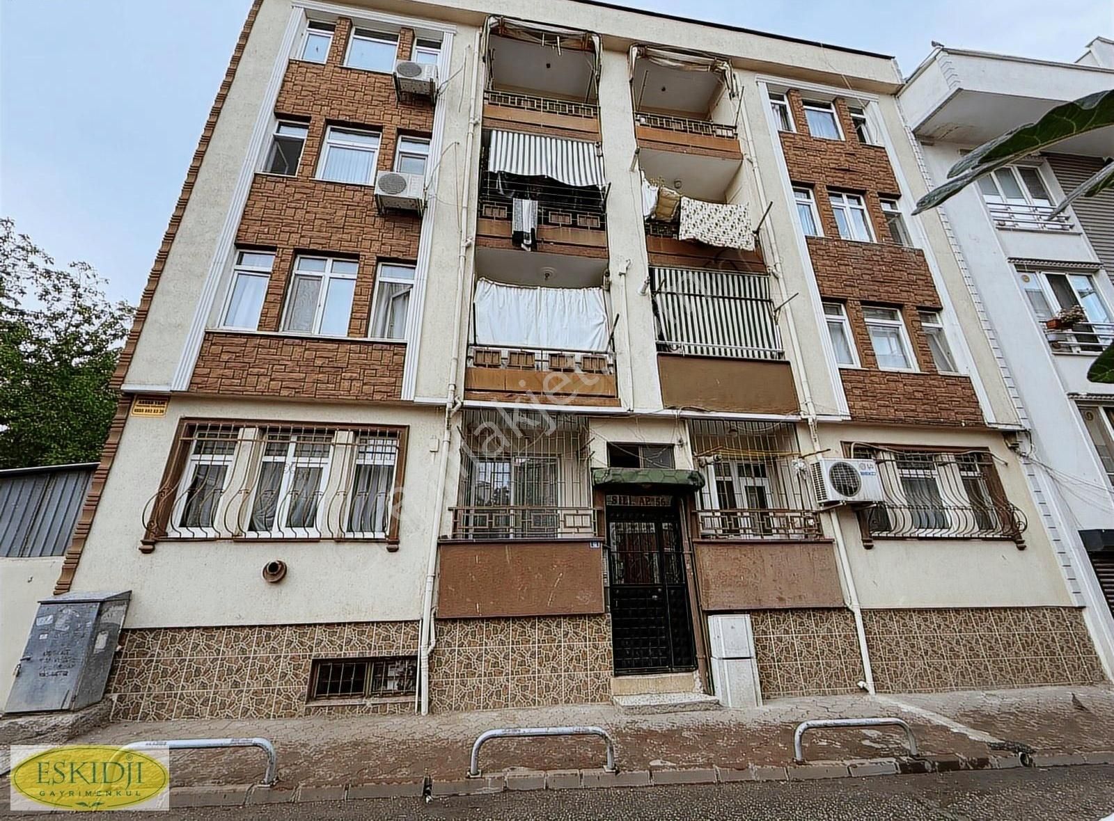Eskidjiden Çukurbağda Merkezi Konumda 2+1 Daire