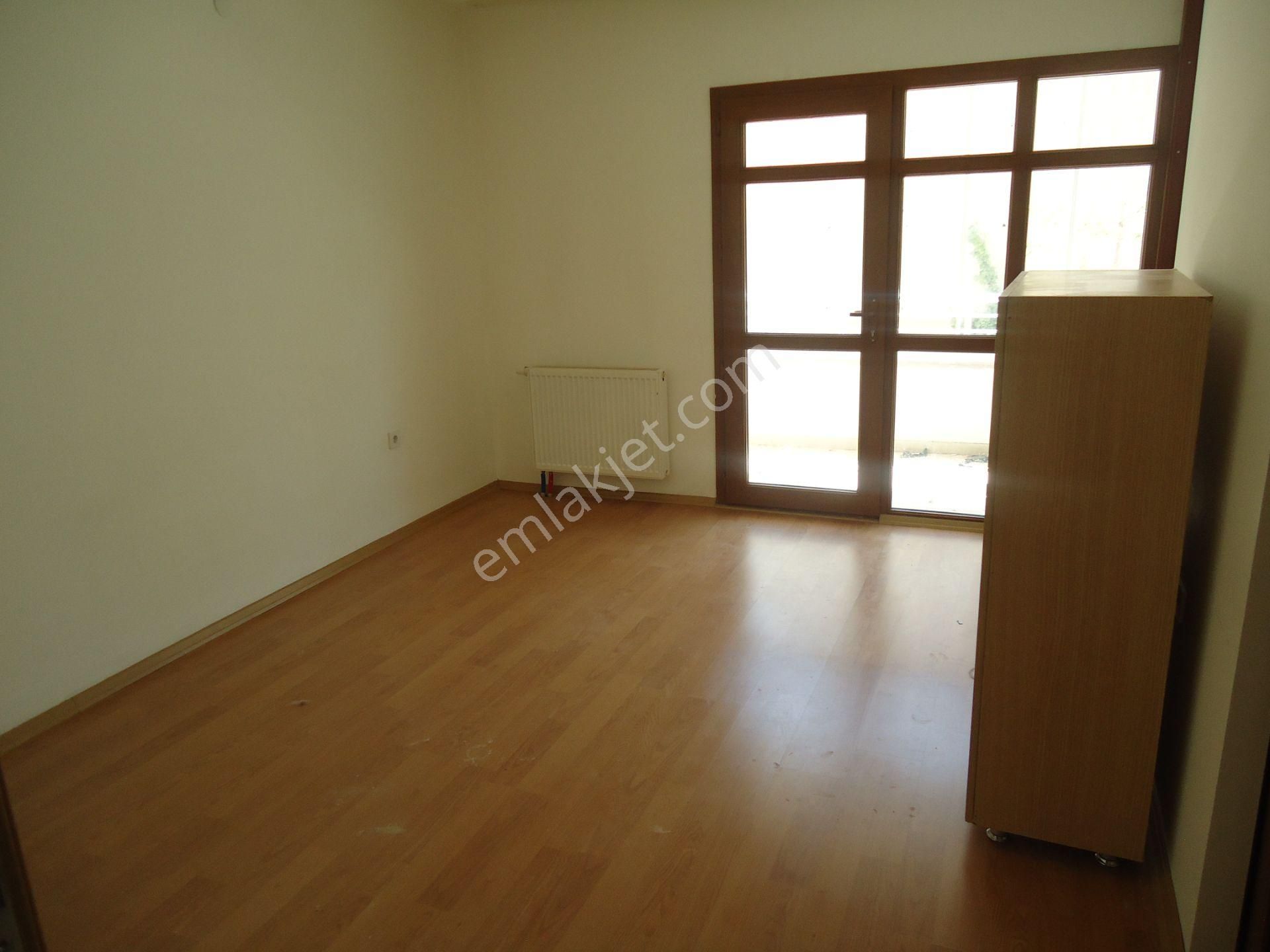 Krc'den Toki Uzun Bloklarda Kiralık 4+1 Daire - Görsel 8