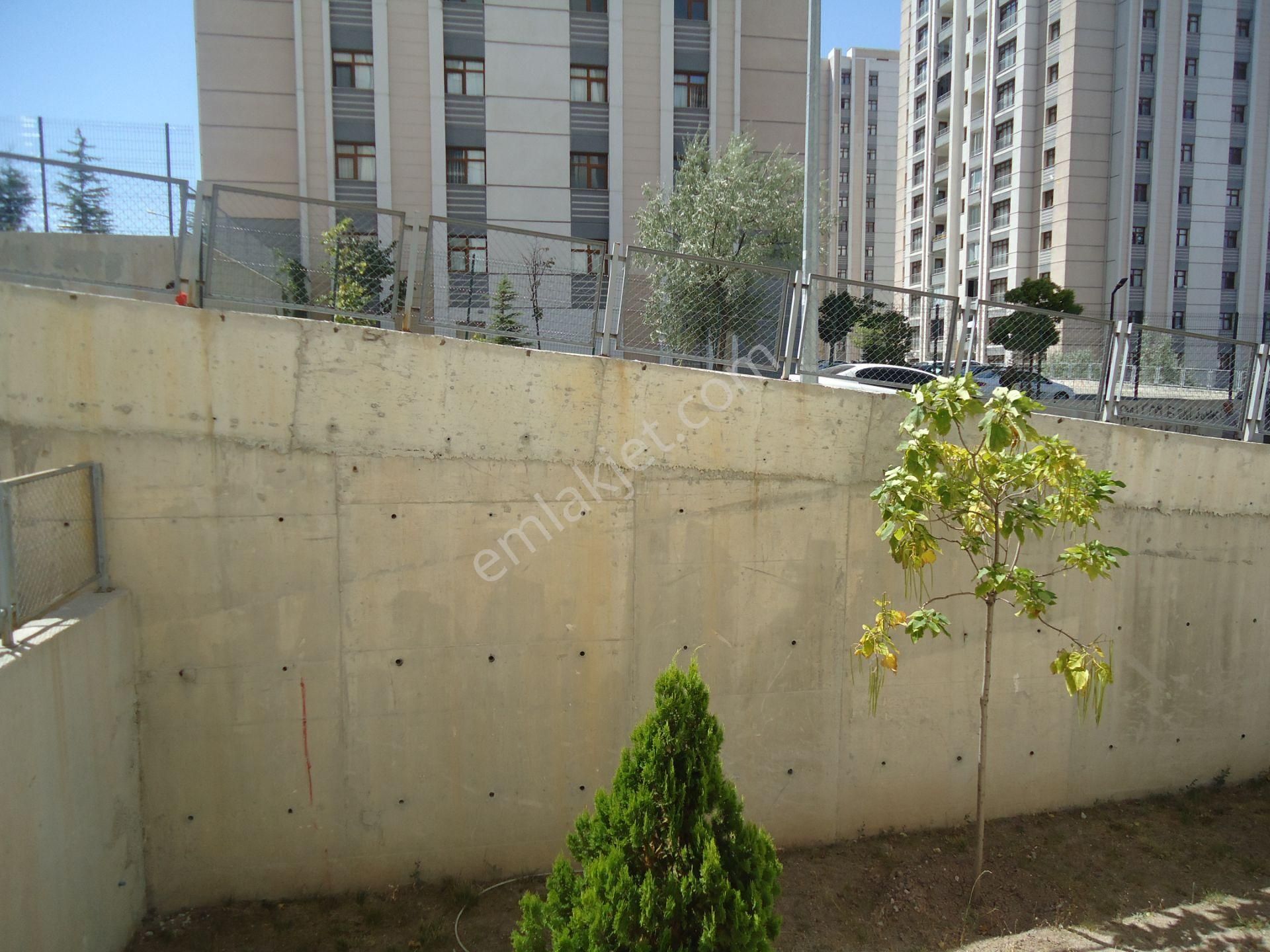 Krc'den Toki Uzun Bloklarda Kiralık 4+1 Daire - Görsel 20