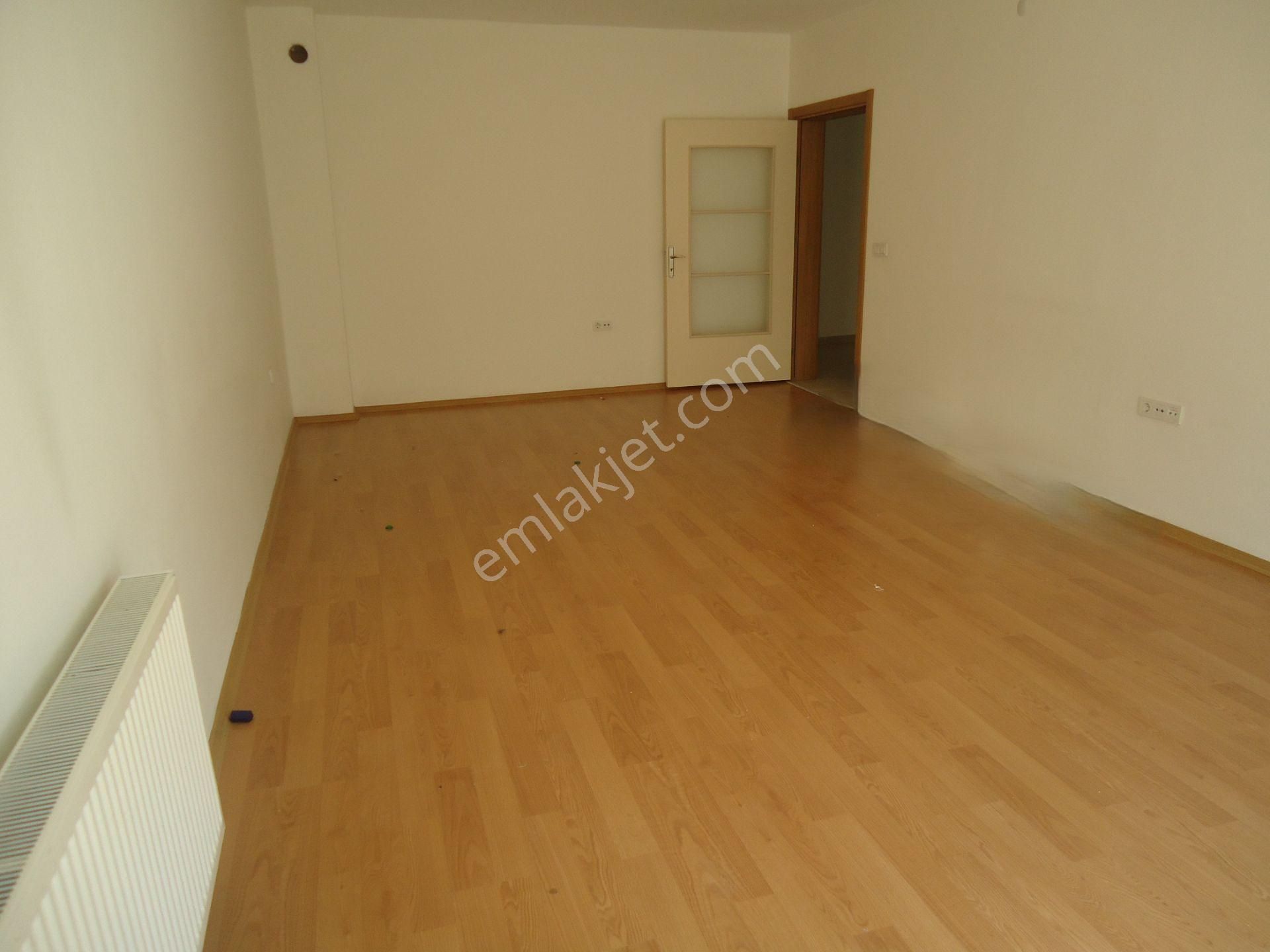 Krc'den Toki Uzun Bloklarda Kiralık 4+1 Daire - Görsel 7