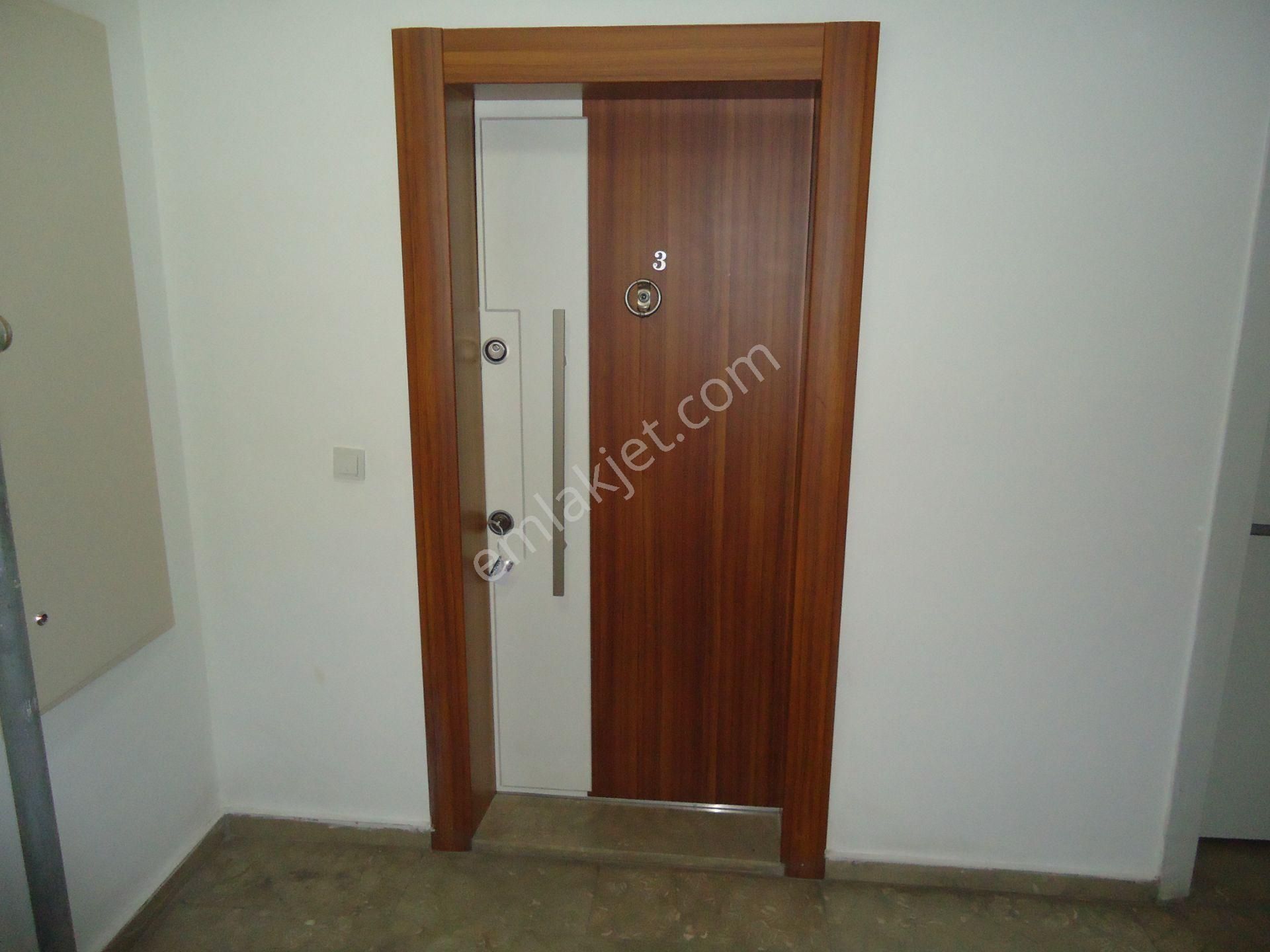 Krc'den Toki Uzun Bloklarda Kiralık 4+1 Daire - Görsel 3