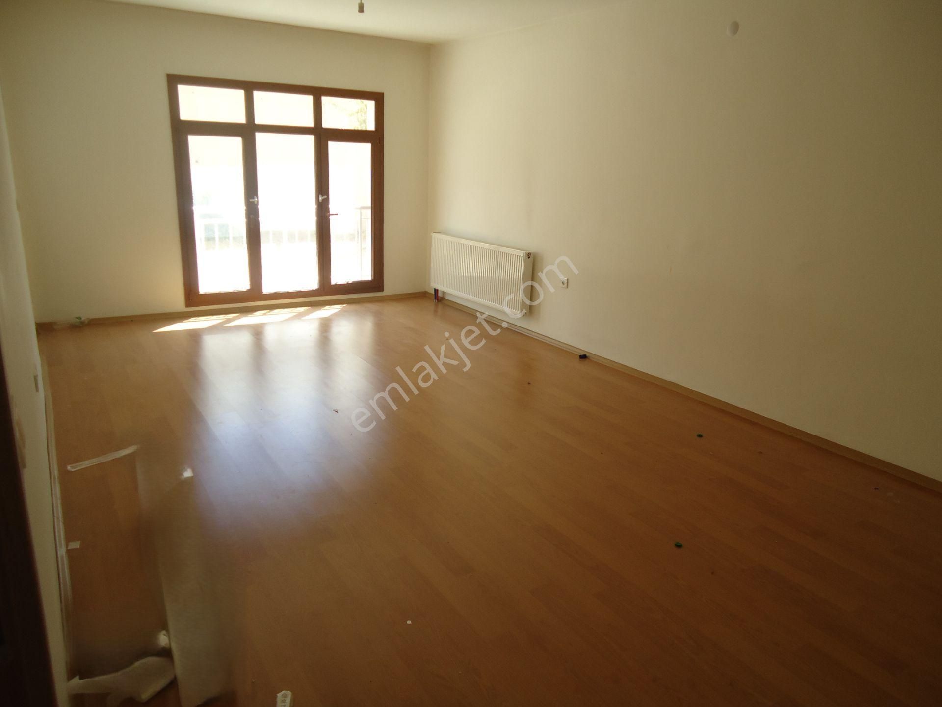 Krc'den Toki Uzun Bloklarda Kiralık 4+1 Daire - Görsel 6