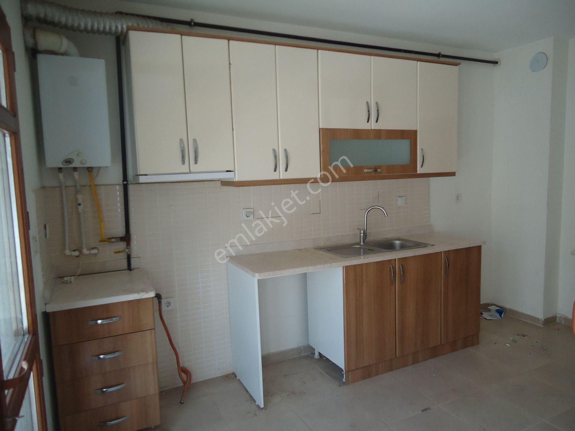 Krc'den Toki Uzun Bloklarda Kiralık 4+1 Daire - Görsel 10