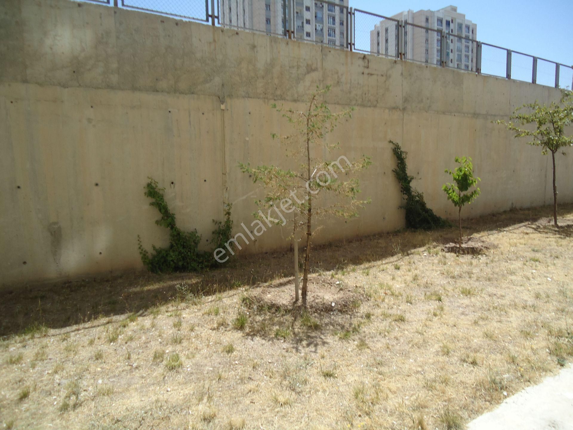 Krc'den Toki Uzun Bloklarda Kiralık 4+1 Daire - Görsel 23