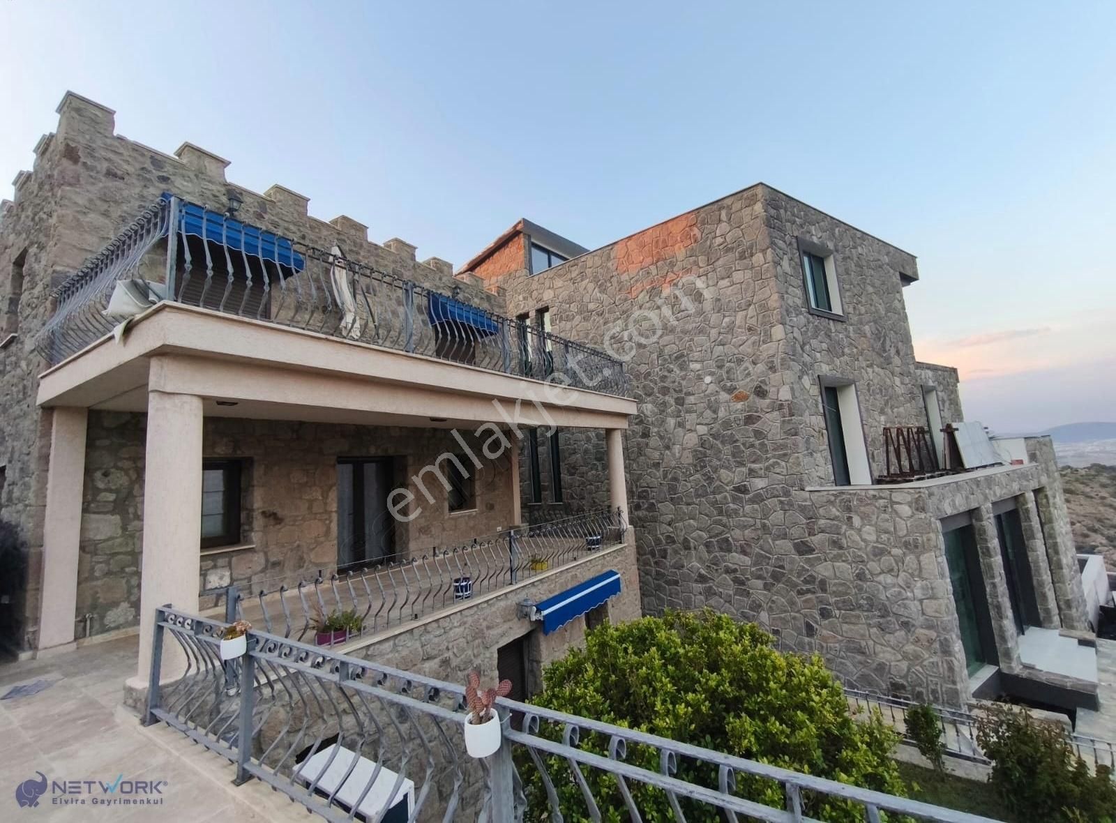 Deniz Manzaralı Müstakil Doğal Taş Ev