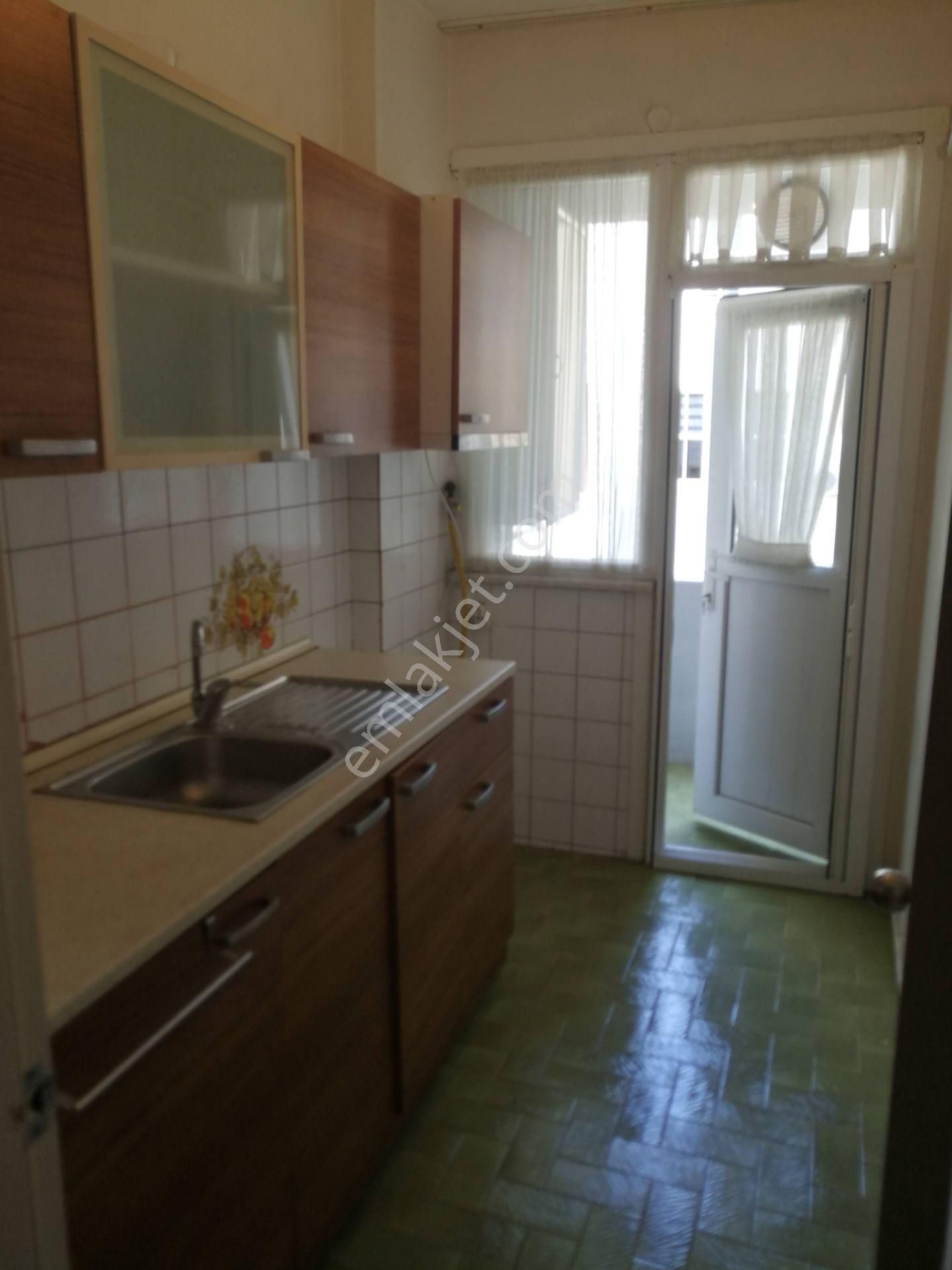 Bakırköy Merkezi Konumda Kompe Satılık 5 Katlı Bina - Görsel 5