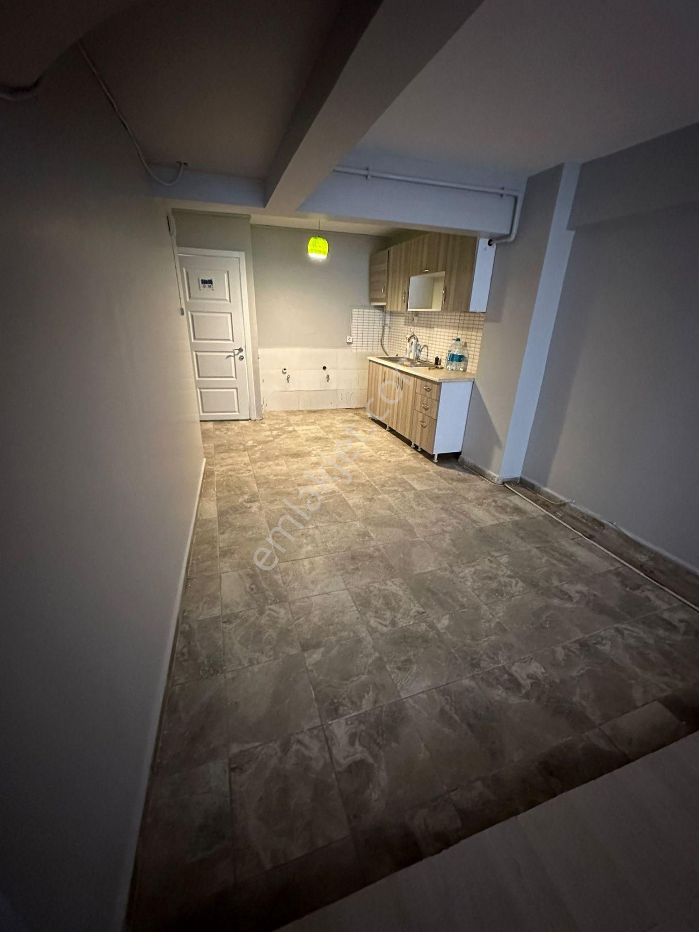 Bakırköy Merkezi Konumda Kompe Satılık 5 Katlı Bina - Görsel 14